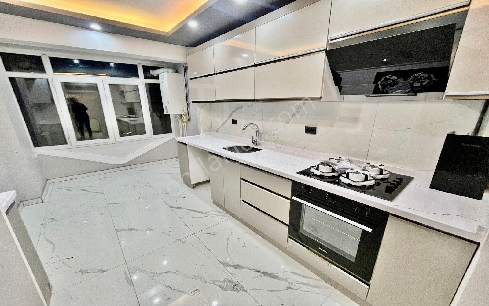 Bademlik Cadde Dibi 3+1 Ultra Lux Yapı'lı 1. Katta Ön Cephe Acil - Görsel 3