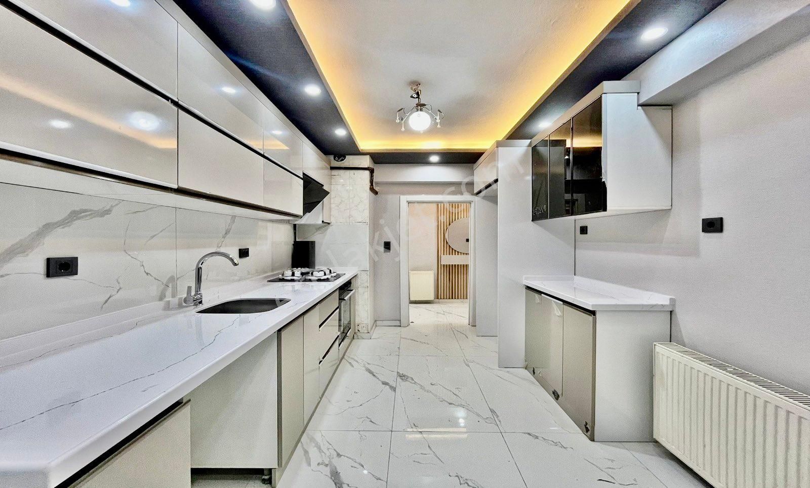 Bademlik Cadde Dibi 3+1 Ultra Lux Yapı'lı 1. Katta Ön Cephe Acil - Görsel 19