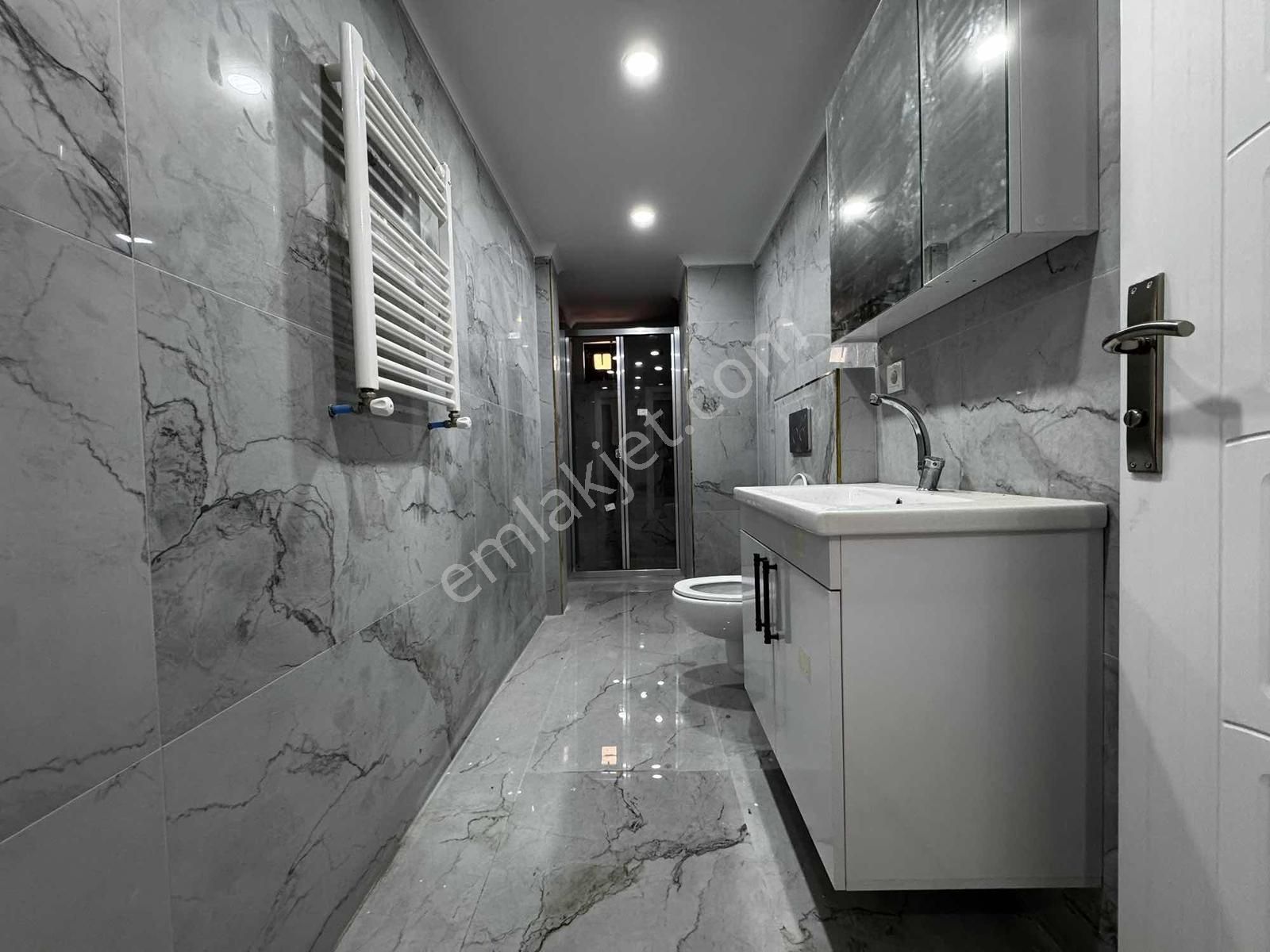 Merkezi Konum'da Sıfır Bina'da 2+1 95m2 Arakat Geniş Daire - Görsel 17