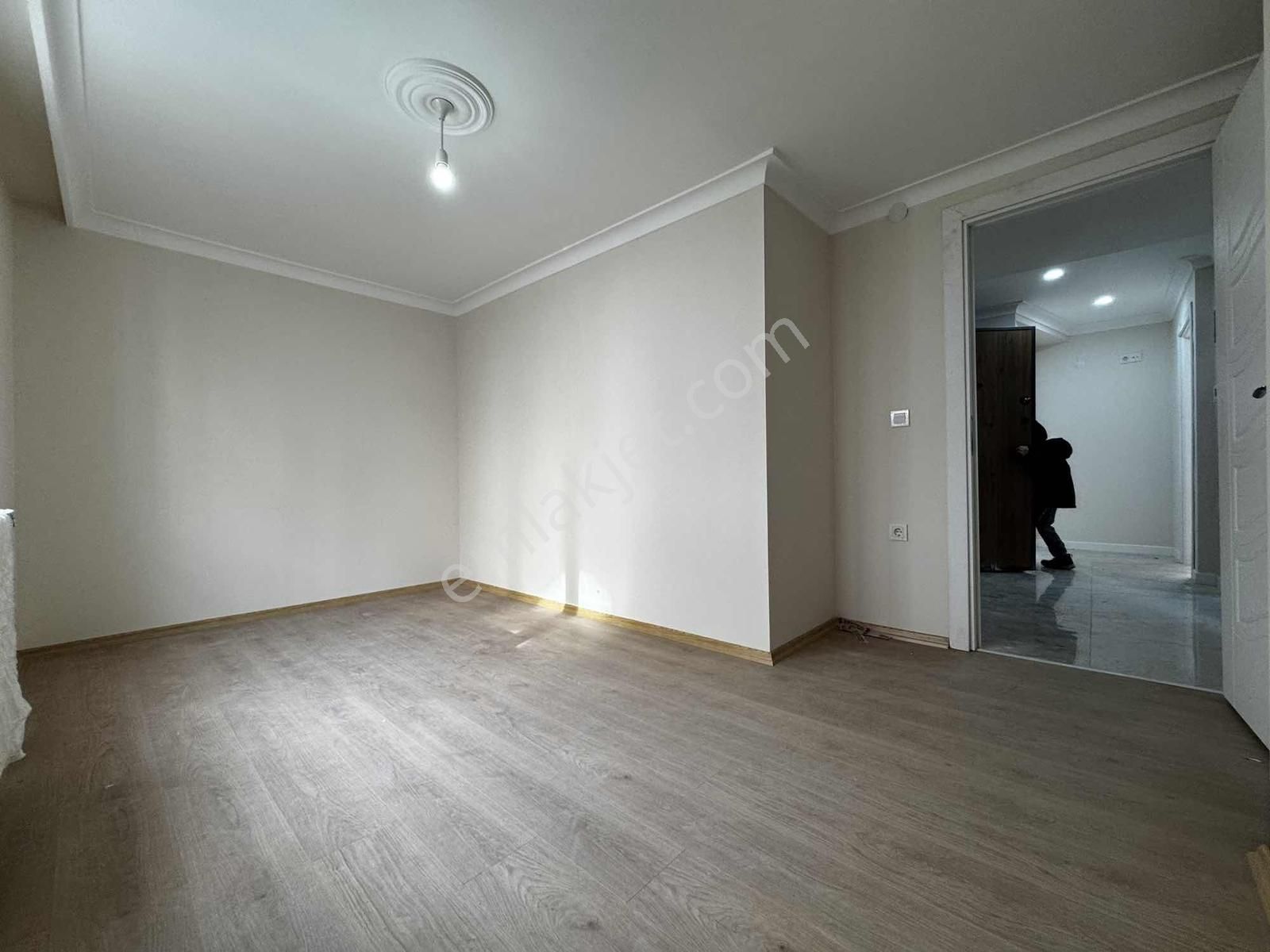 Merkezi Konum'da Sıfır Bina'da 2+1 95m2 Arakat Geniş Daire - Görsel 25