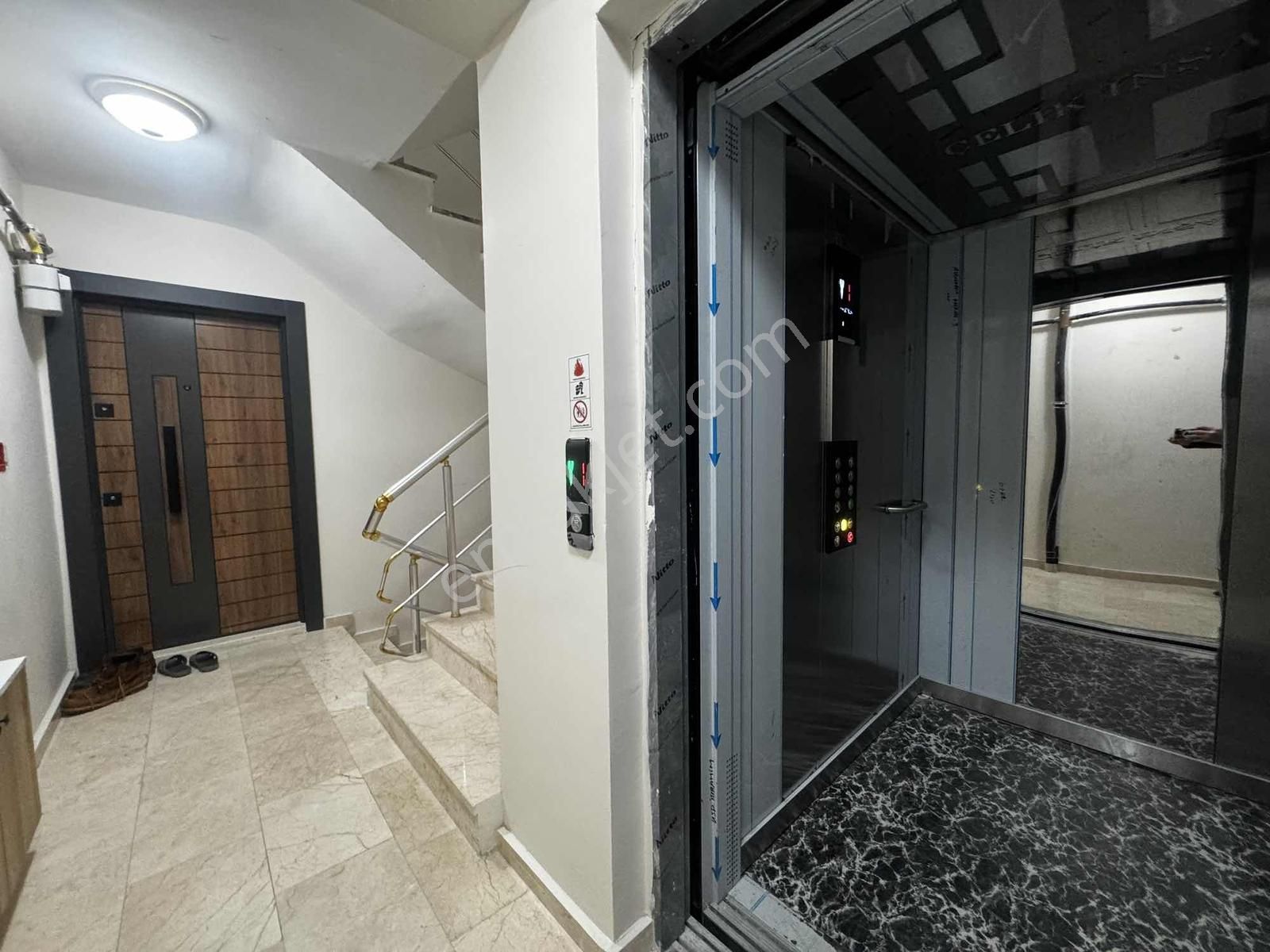 Merkezi Konum'da Sıfır Bina'da 2+1 95m2 Arakat Geniş Daire - Görsel 30