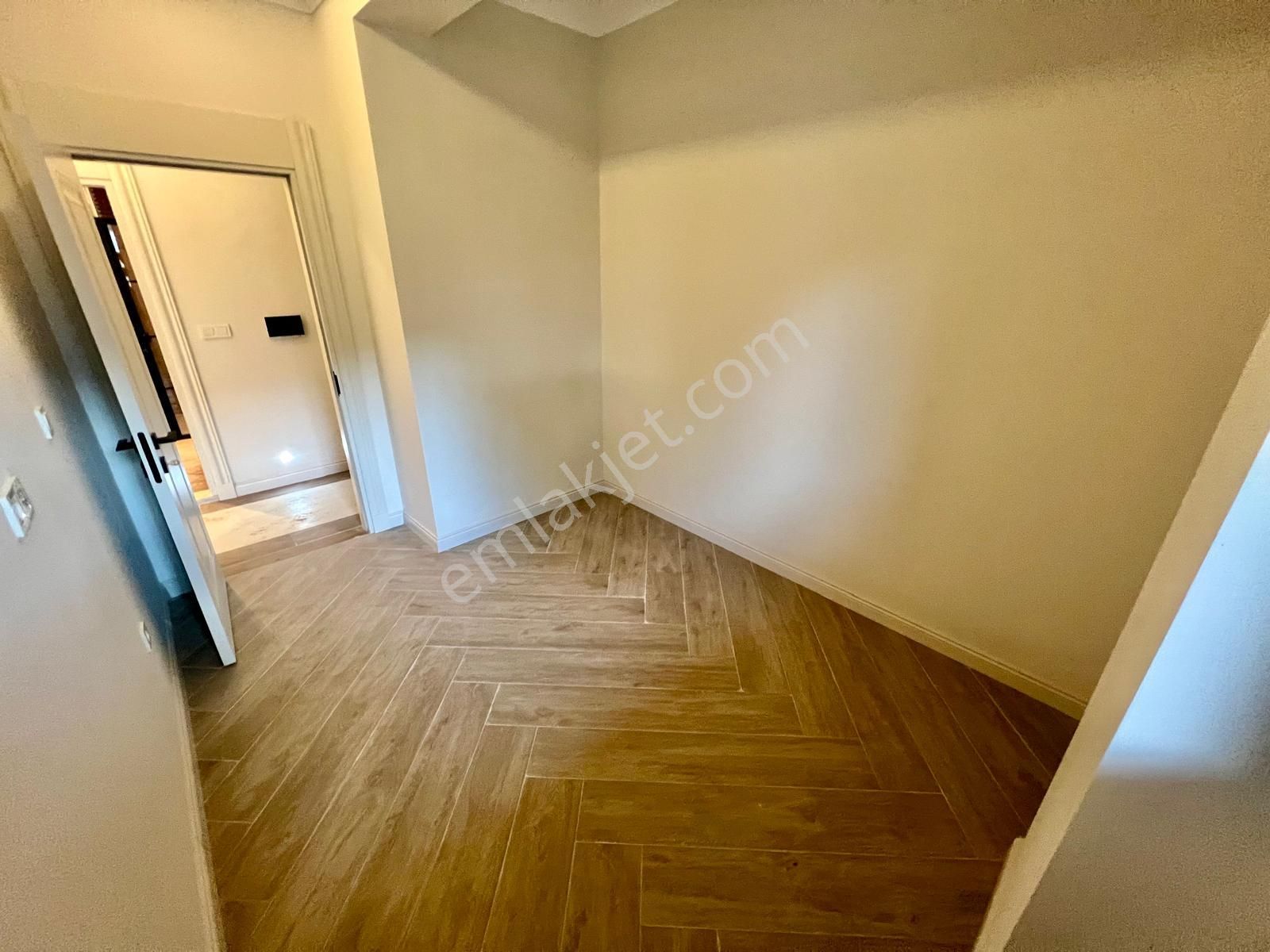 Aras Emlaktan Altınoluk Yağcılarda Lüks 2+1 Ön Cephe Daire - Görsel 11