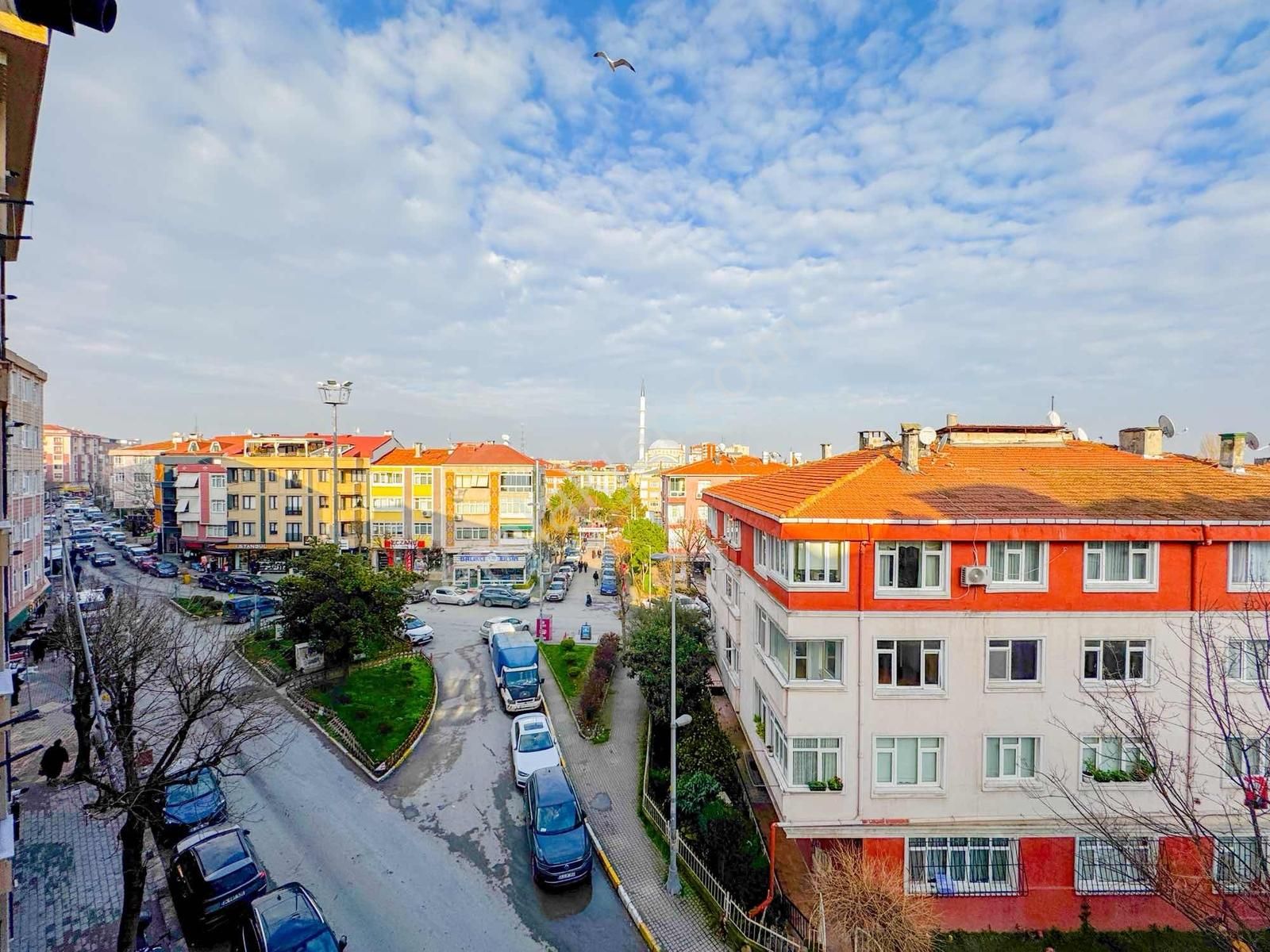 Tokgöz'den Ferit Selim Paşa Caddesi Üzerin'de 4.kat 2+1 Daire