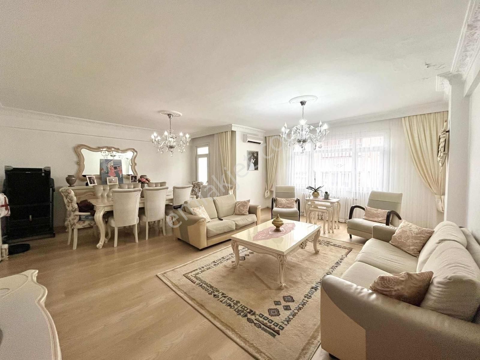 Tokgöz'den Yayla Ferit Selim Paşa Cadde Yakını 3+1 4.kat Daire