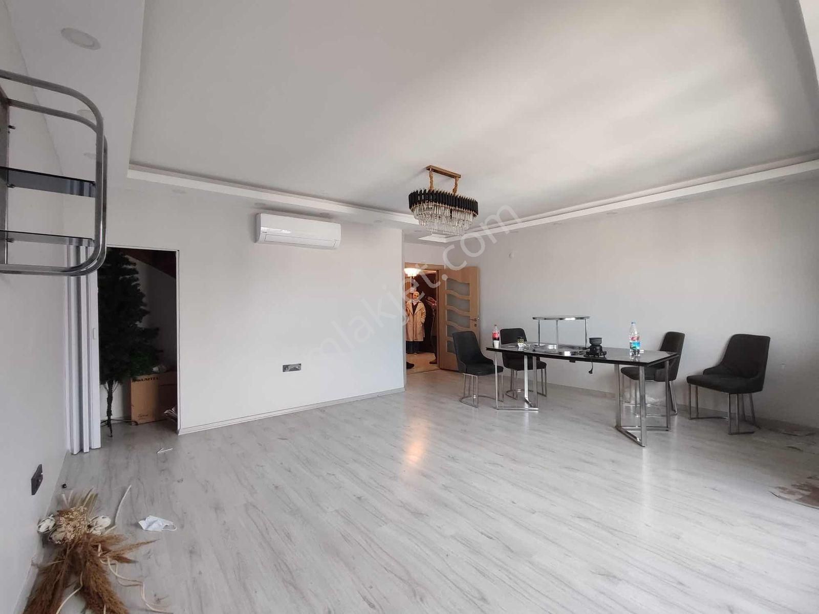 Ekşioğlu Akkent Sitesinde 5+1 Fırsat 250 Metrekare Dubleks - Görsel 34