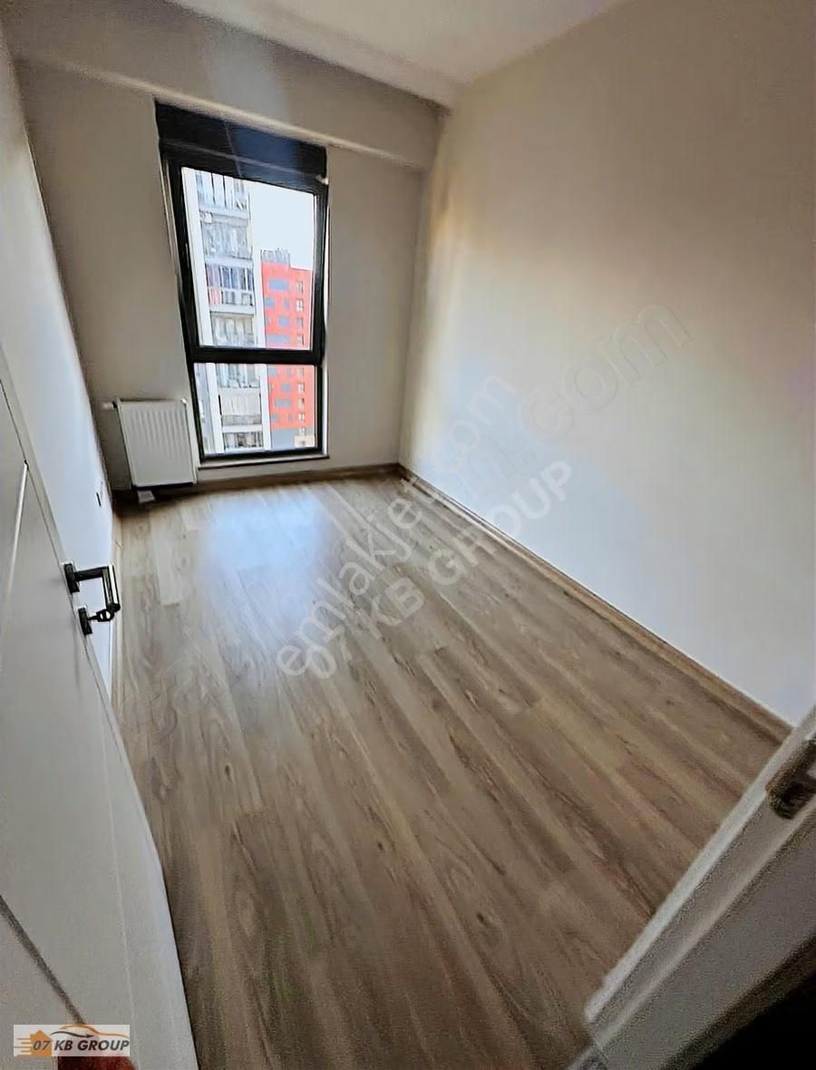 Sur Yapıda 3+1 Eşyasız Ebeveyn Banyolu Kiralık Daire - Görsel 12