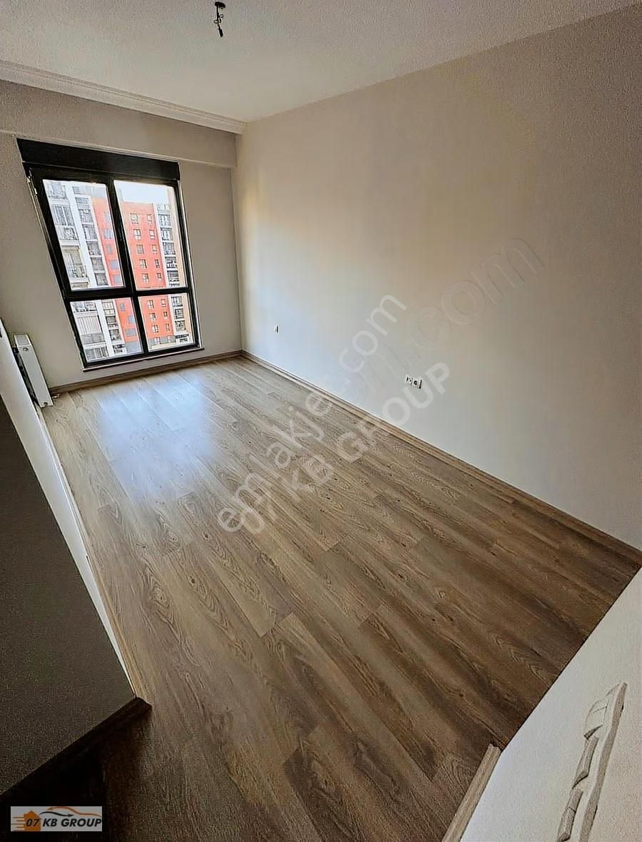 Sur Yapıda 3+1 Eşyasız Ebeveyn Banyolu Kiralık Daire - Görsel 22