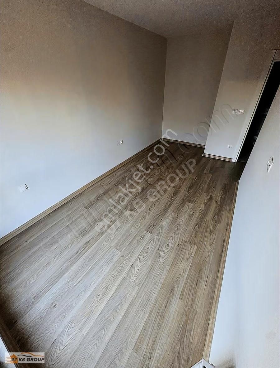 Sur Yapıda 3+1 Eşyasız Ebeveyn Banyolu Kiralık Daire - Görsel 13