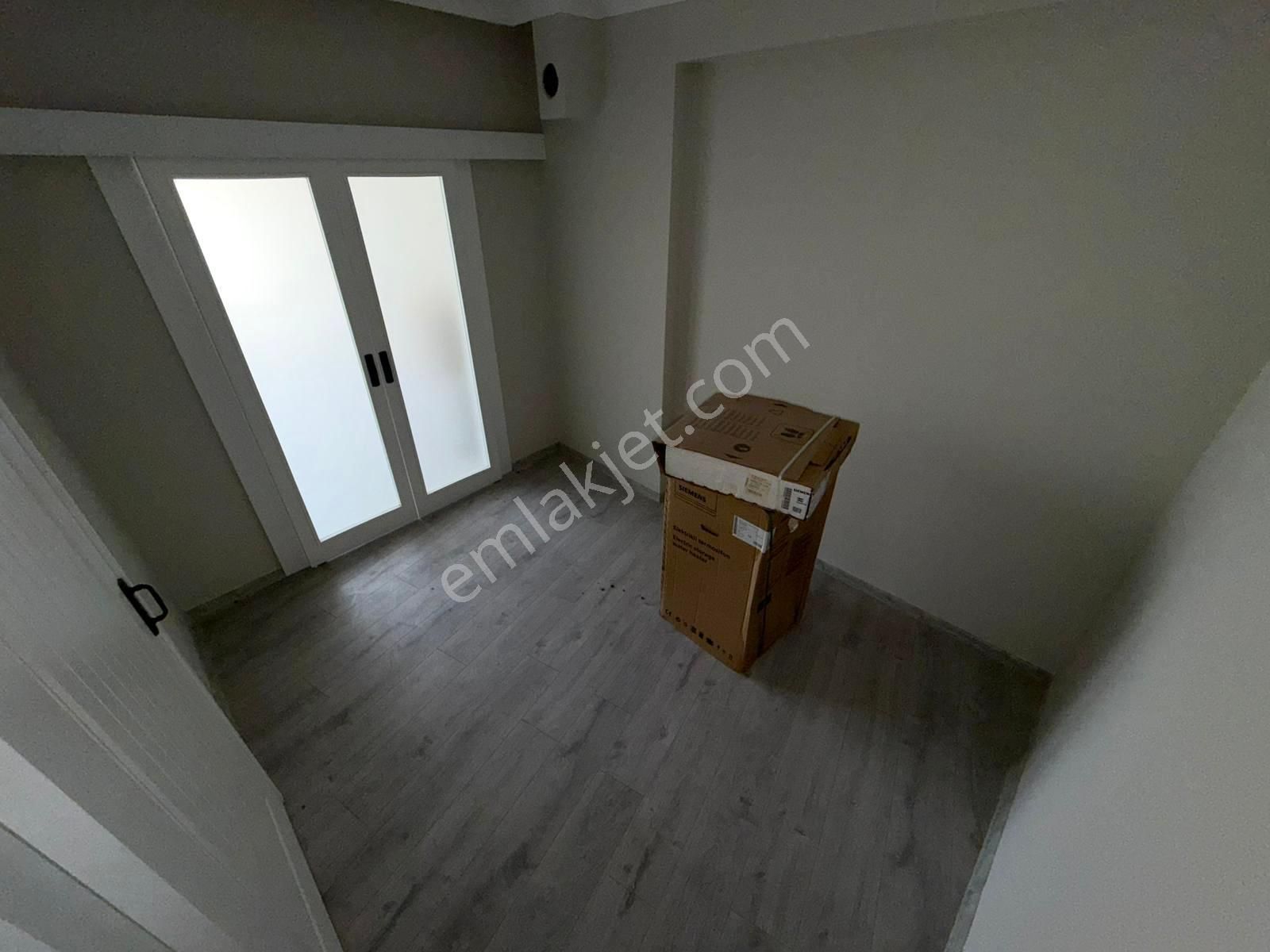 Referans'tan Zeytinli Merkez'de Ön Cephe Ayrı Mutfaklı Modern Tasarımlı 1+1 Daire - Görsel 22