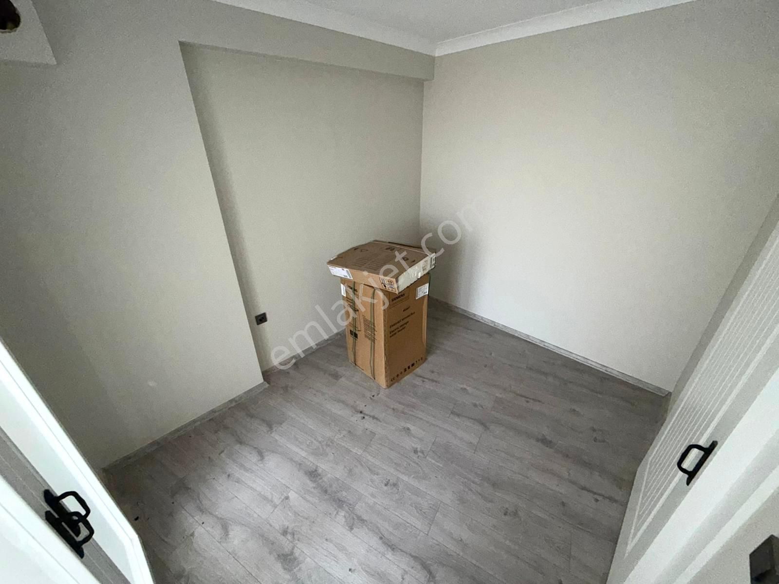 Referans'tan Zeytinli Merkez'de Ön Cephe Ayrı Mutfaklı Modern Tasarımlı 1+1 Daire - Görsel 15