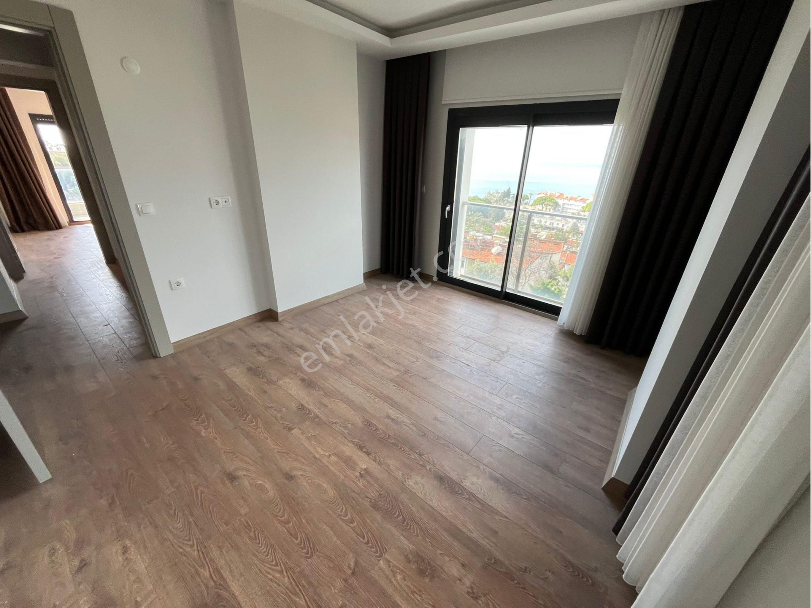 Kuşadası Kadınlar Denizinde Sıfır Deniz Manzaralı 1 Artı 1 Daire - Görsel 21