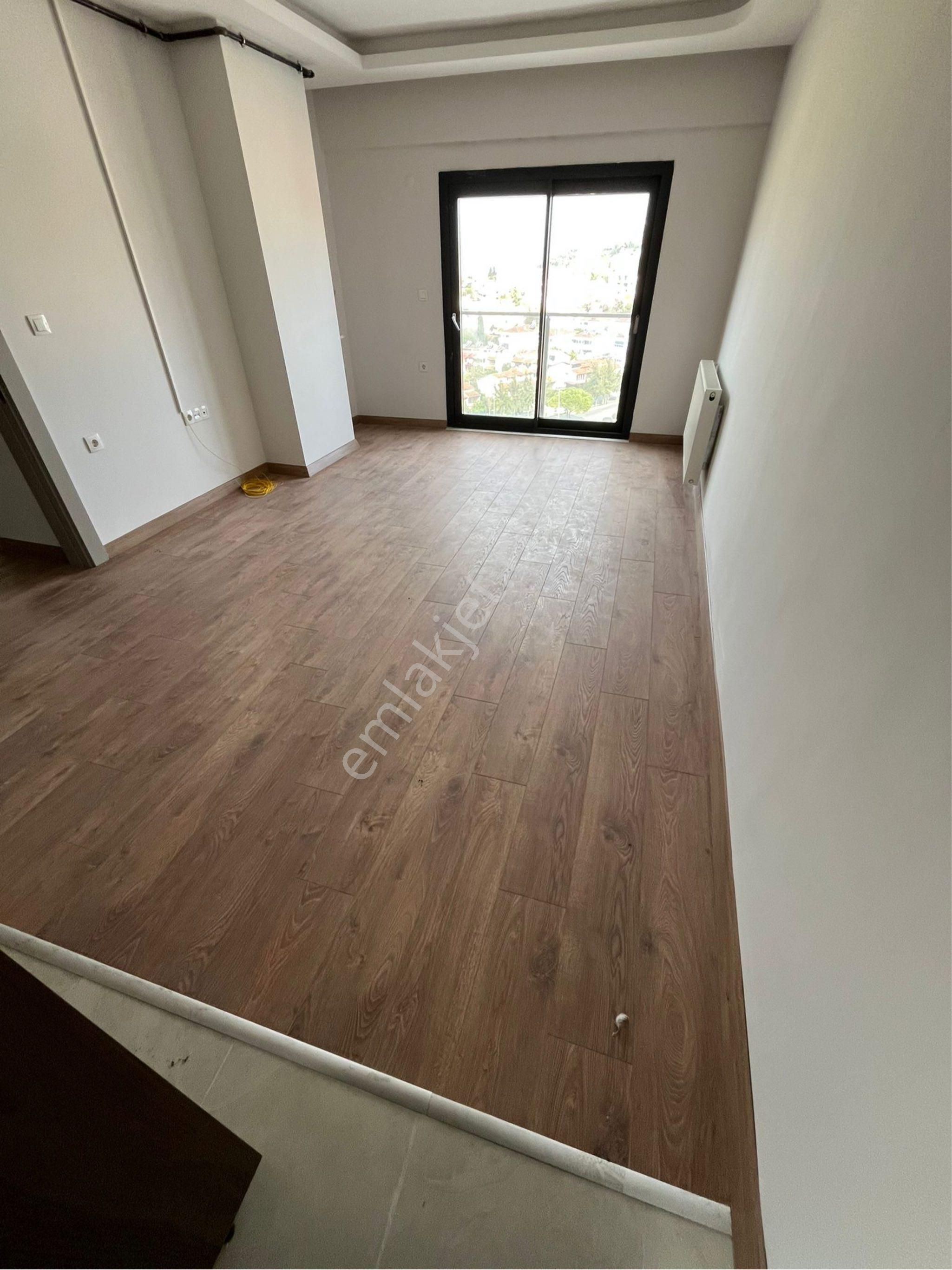 Kuşadası Kadınlar Denizinde Sıfır Deniz Manzaralı 1 Artı 1 Daire - Görsel 26