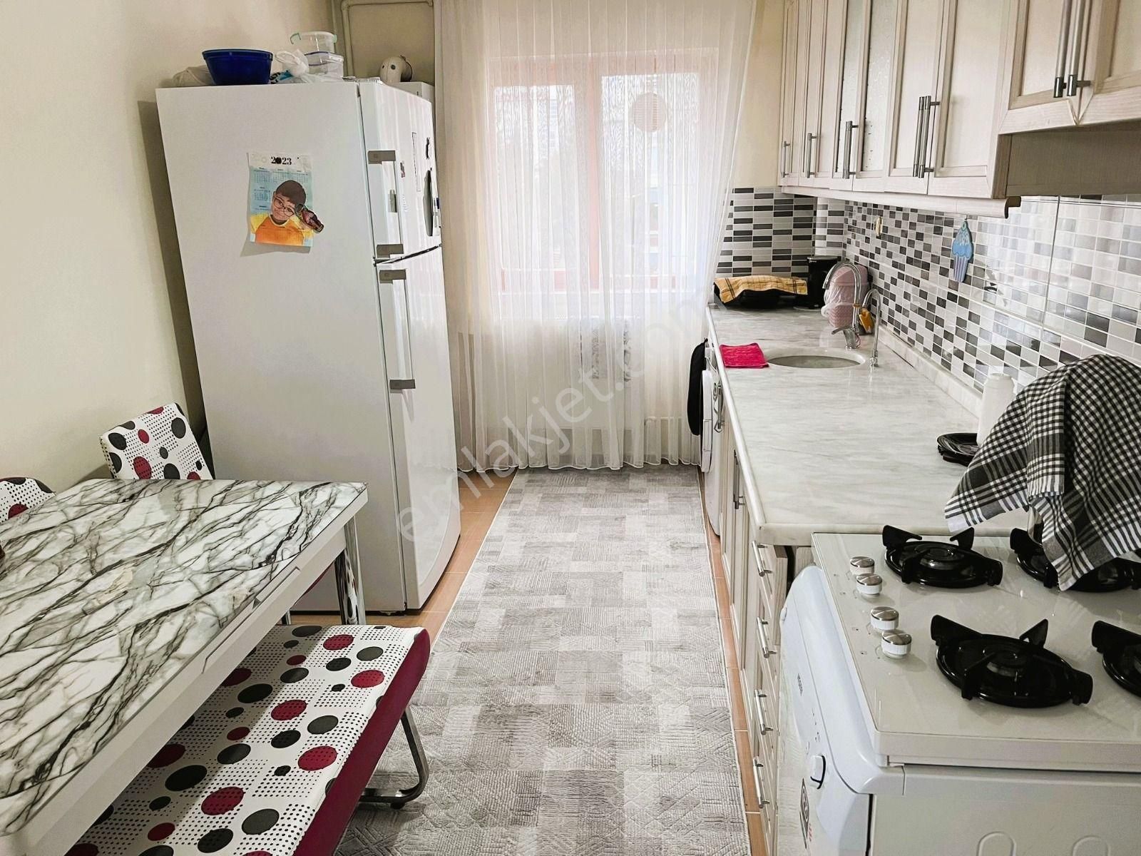 Kalecik Emlak'tan Park Cepheli 1.kat Süper Konum 3+1 Daire