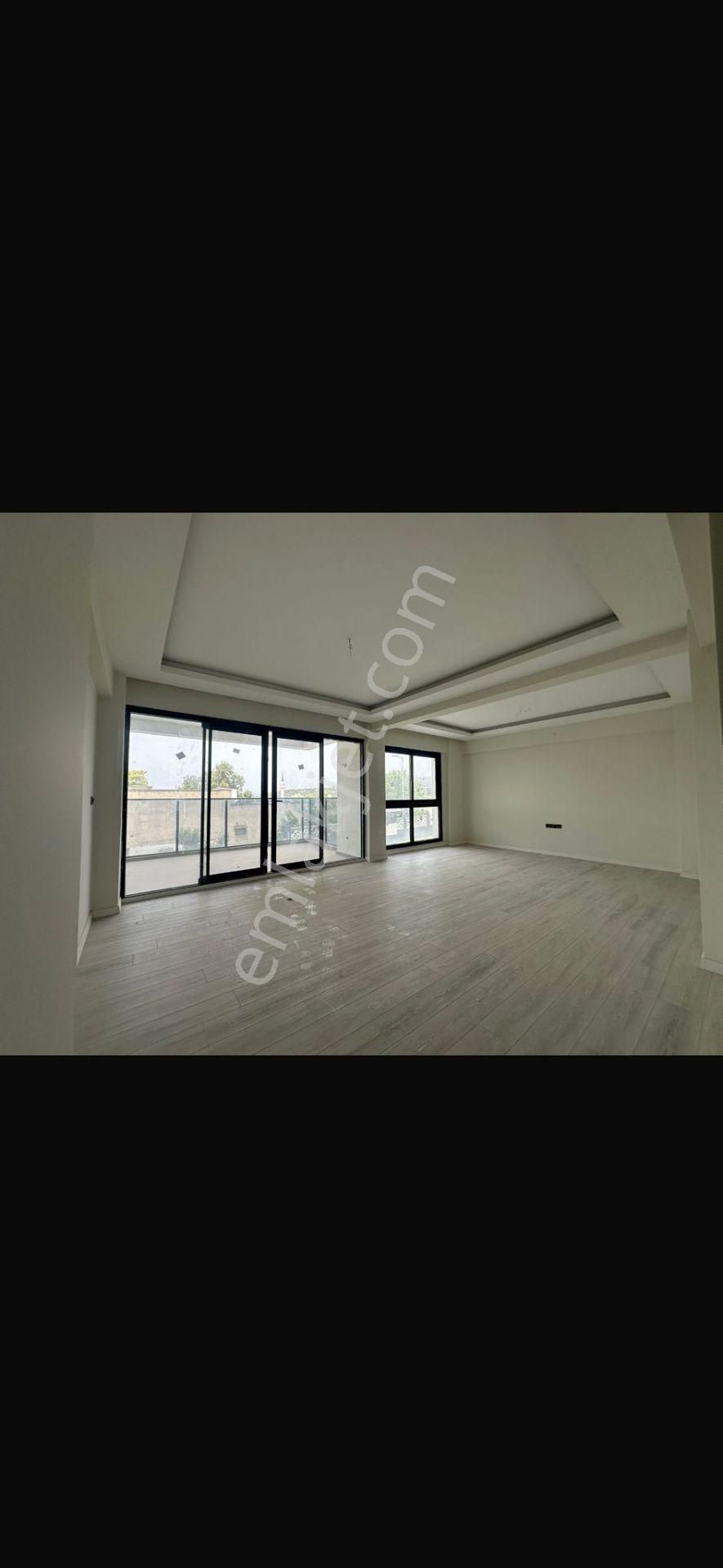 Kuşadasında Havuzlu Güvenlikli Sitede 3+1 Yerden Isıtmalı Satılık Residancee Daire - Görsel 3