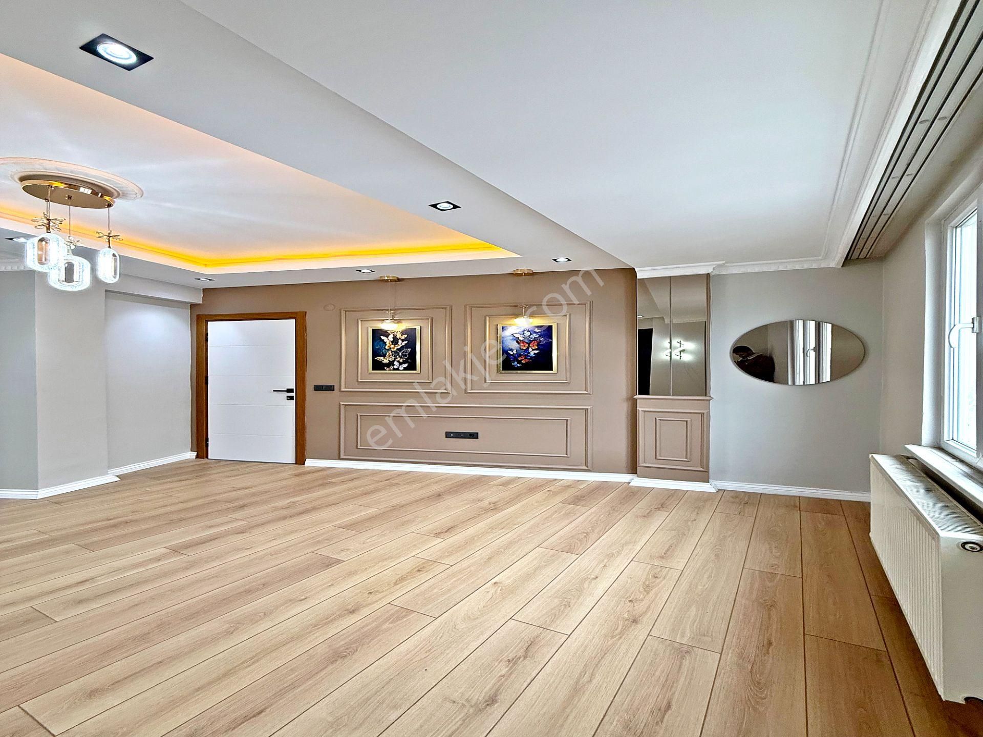 Sultaniye Mahallesinde Lüks Dekorlu Asansörlü Binada 2+1 Ara Kat - Görsel 4