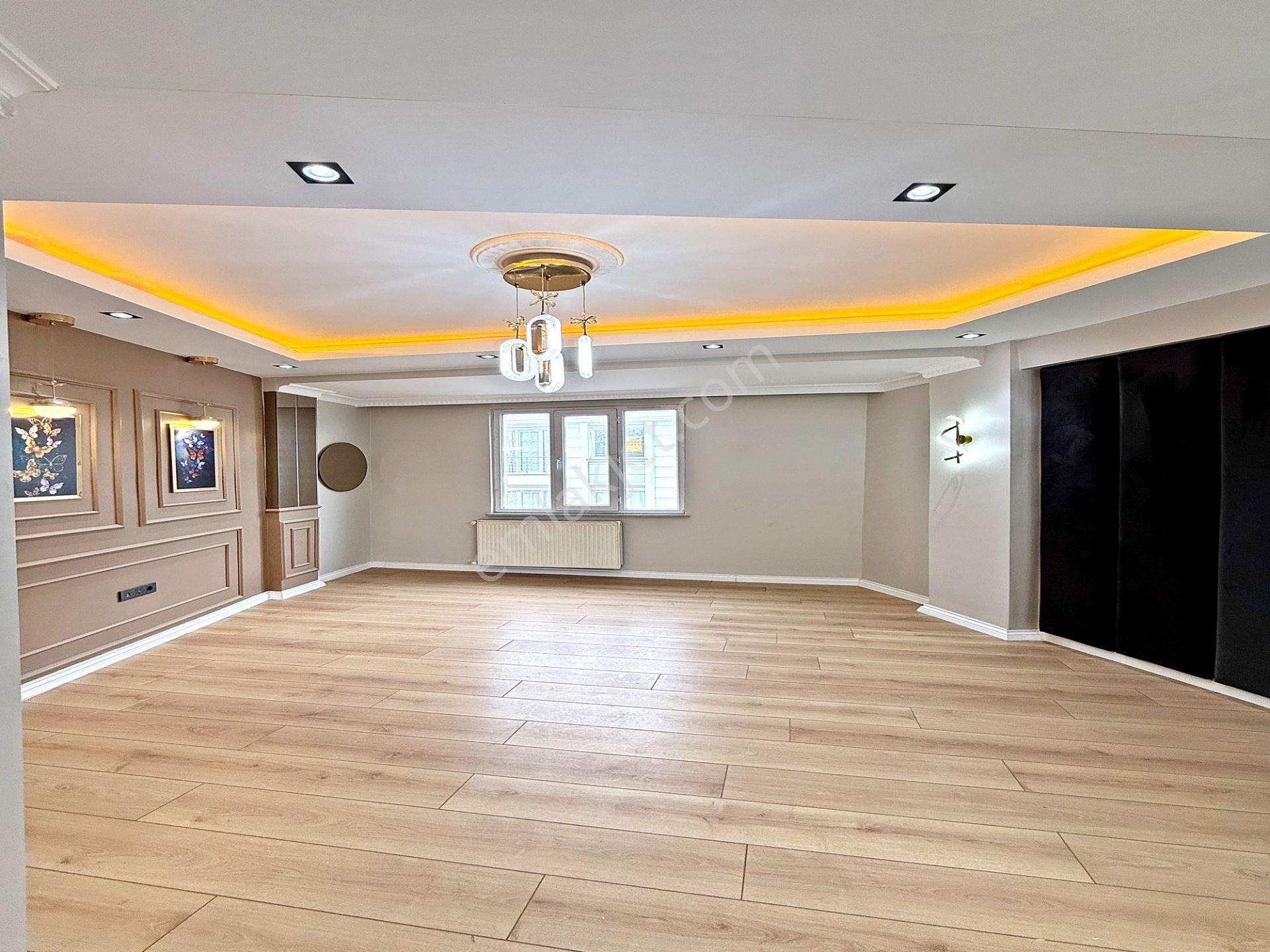 Sultaniye Mahallesinde Lüks Dekorlu Asansörlü Binada 2+1 Ara Kat - Görsel 14