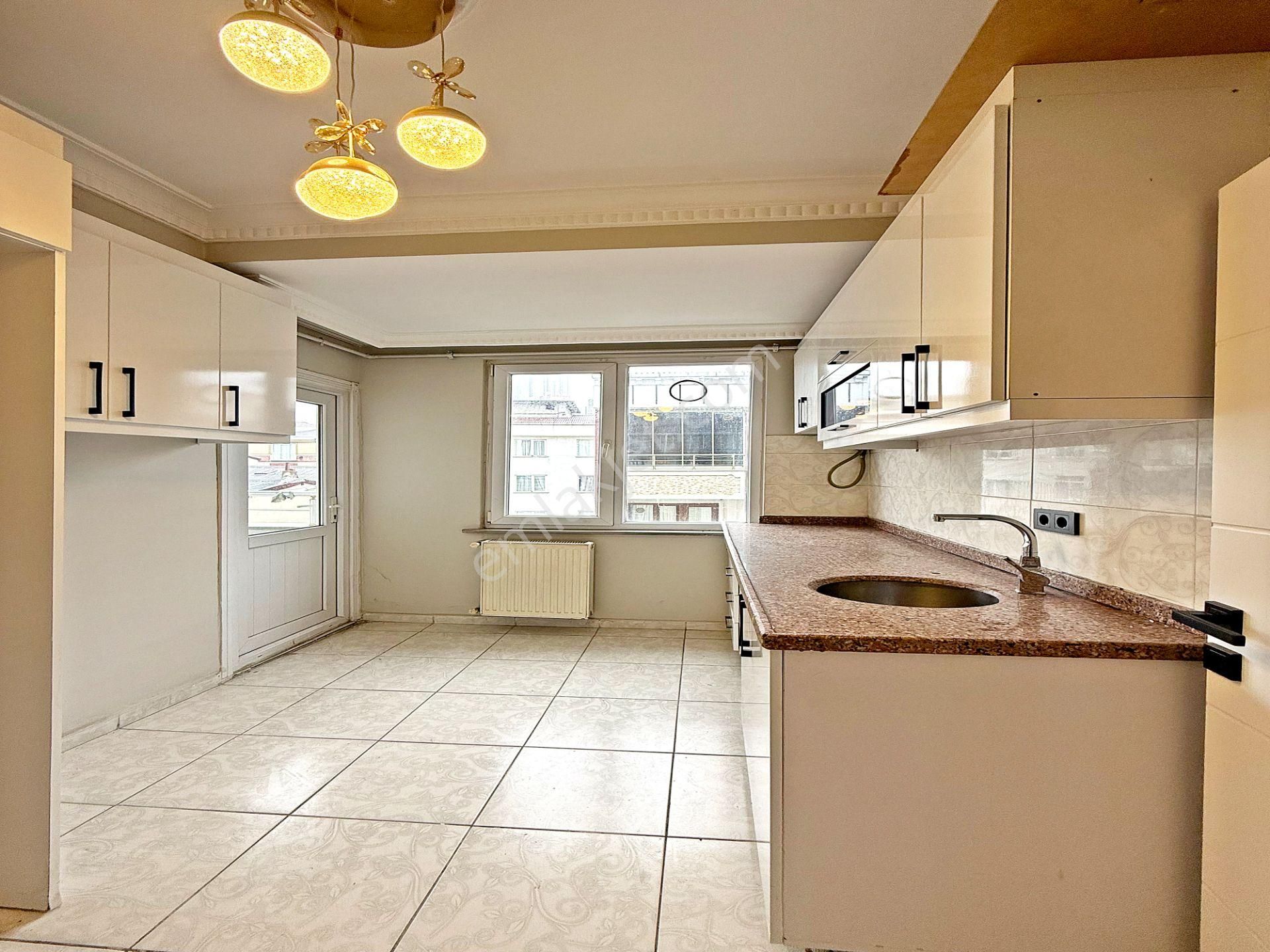 Sultaniye Mahallesinde Lüks Dekorlu Asansörlü Binada 2+1 Ara Kat - Görsel 19