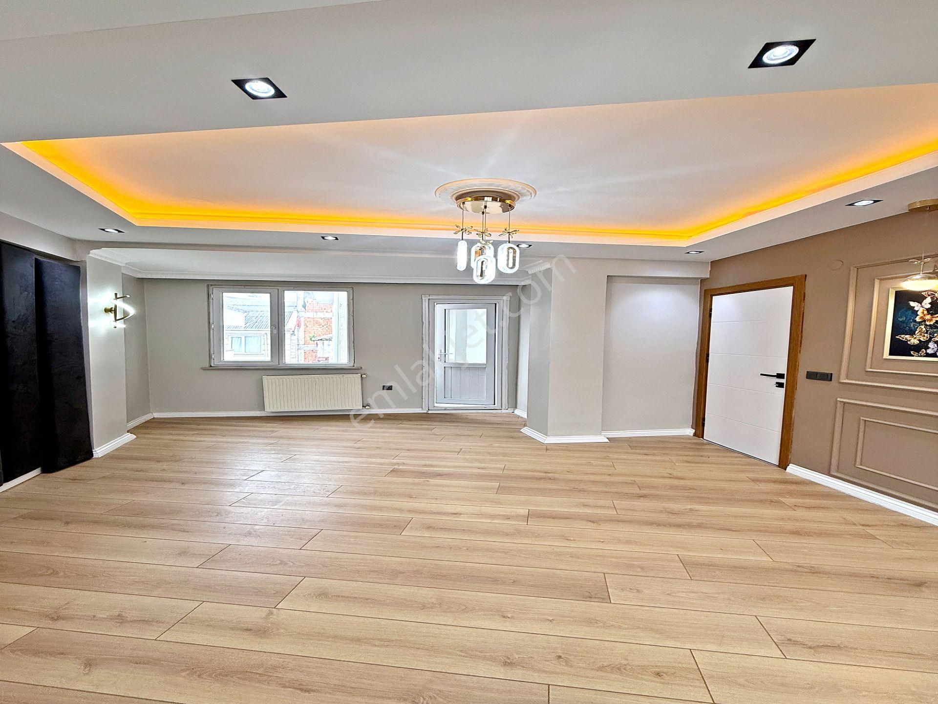 Sultaniye Mahallesinde Lüks Dekorlu Asansörlü Binada 2+1 Ara Kat - Görsel 12