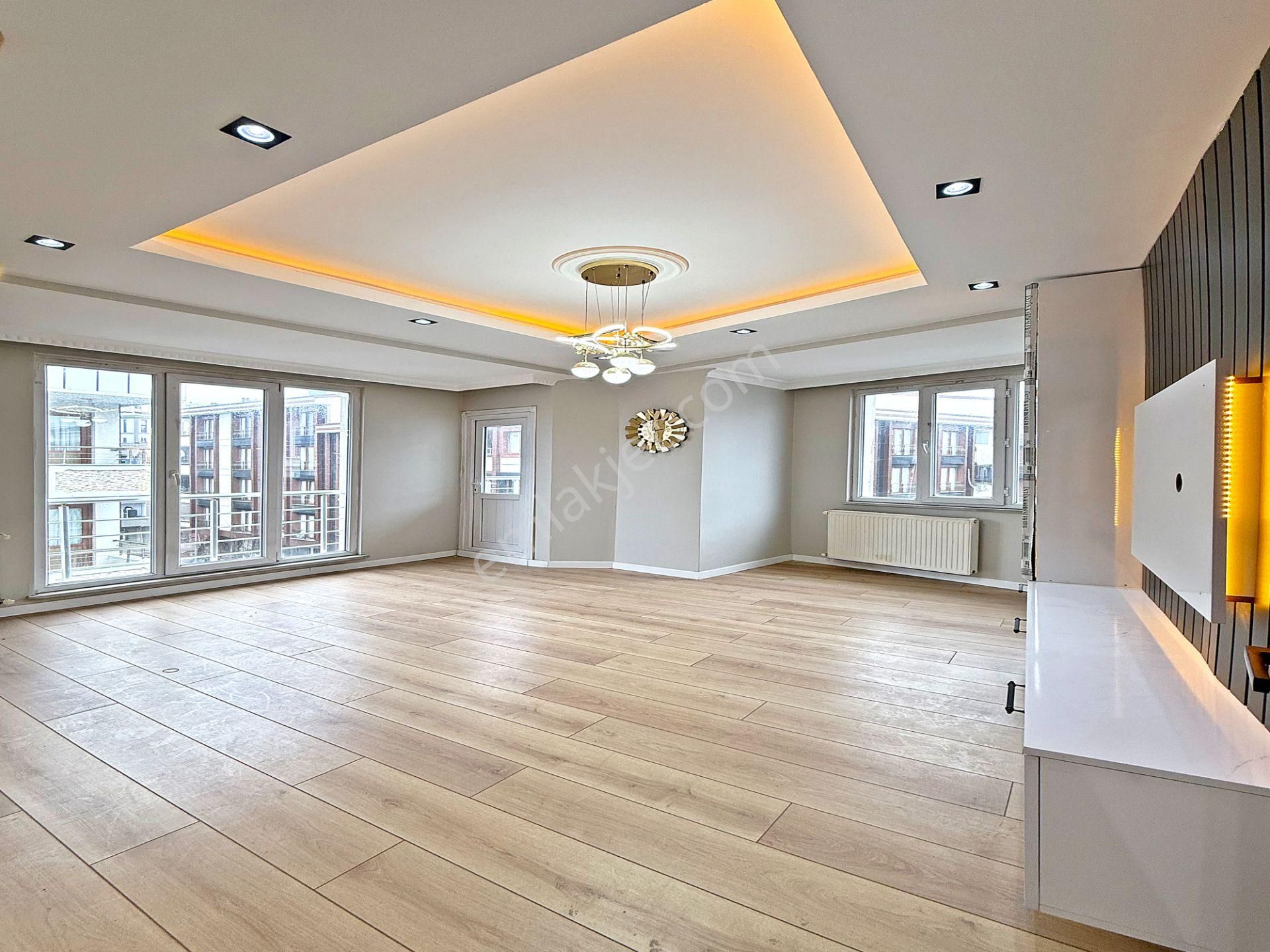 Sultaniye Mahallesinde Lüks Dekorlu Asansörlü Binada 2+1 Ara Kat - Görsel 16