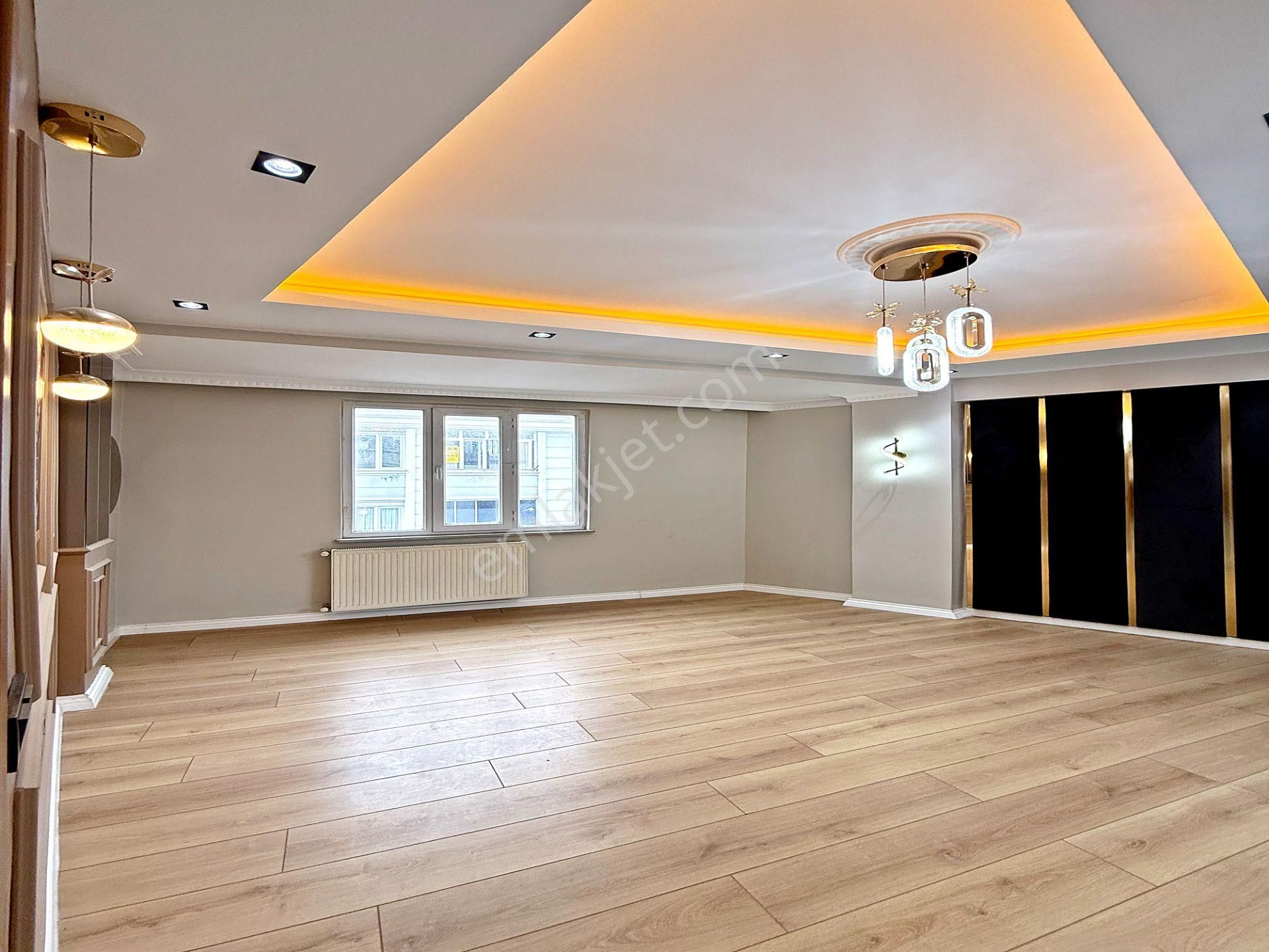 Sultaniye Mahallesinde Lüks Dekorlu Asansörlü Binada 2+1 Ara Kat - Görsel 8