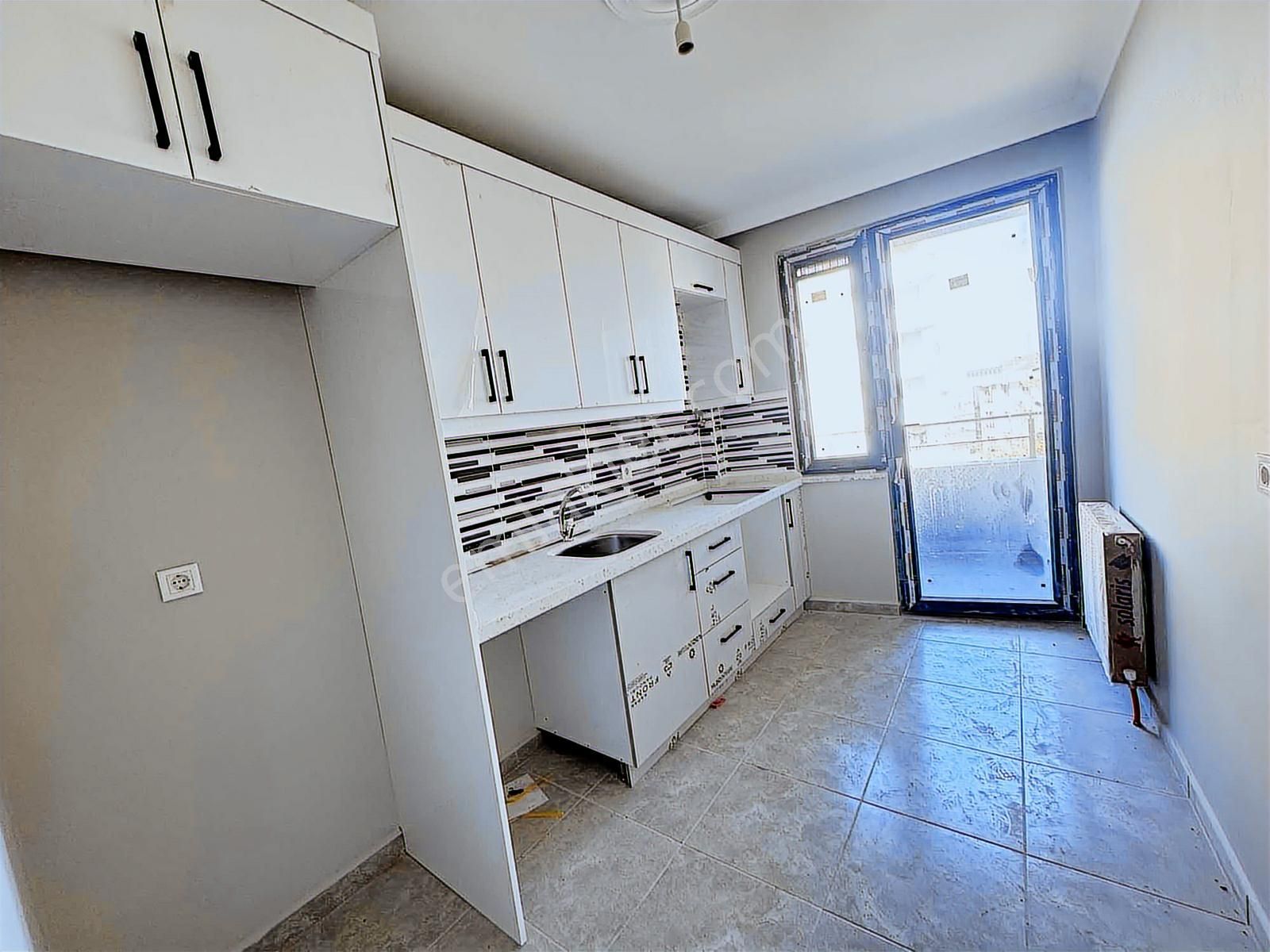 Sancaktepe Yenidoğan 4+1 Üst Üst Dubleks Cadde Üstü - Görsel 11