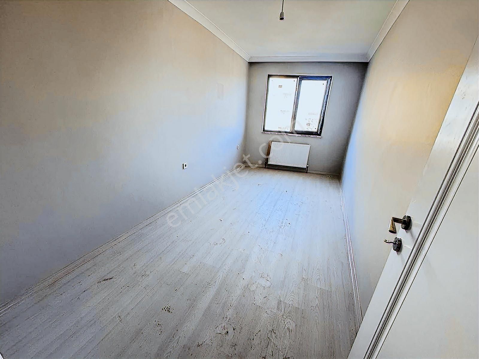 Sancaktepe Yenidoğan 4+1 Üst Üst Dubleks Cadde Üstü - Görsel 4