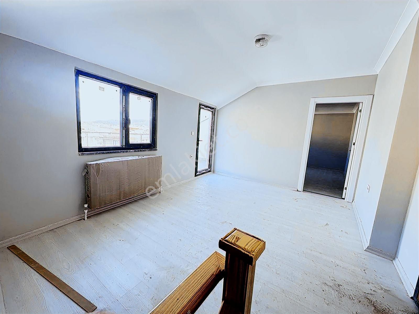 Sancaktepe Yenidoğan 4+1 Üst Üst Dubleks Cadde Üstü - Görsel 18