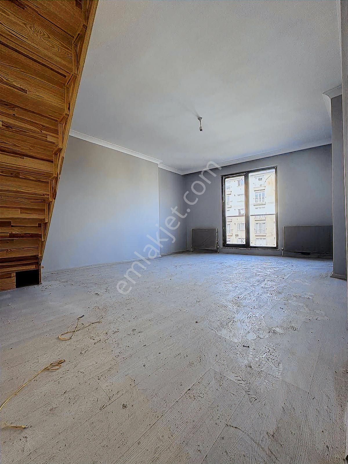 Sancaktepe Yenidoğan 4+1 Üst Üst Dubleks Cadde Üstü