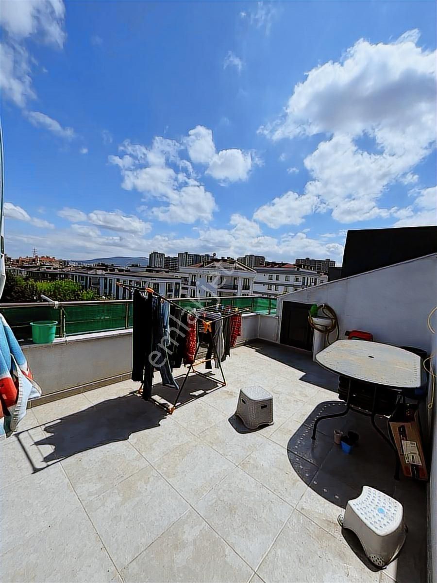 Sancaktepe''de Ana Cadde Üstünde 4+1 Üst Dubleks - Görsel 11