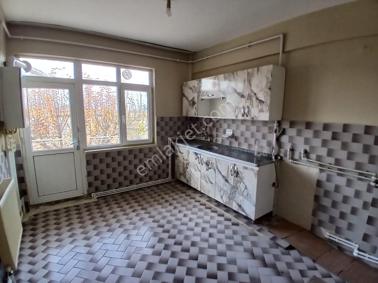 Akçay Emlak'tan Akşehir Bölge Trafik Civarında Doğalgaz Kombili Müstakil Tadında Kiralık 2+1 Daire - Görsel 27