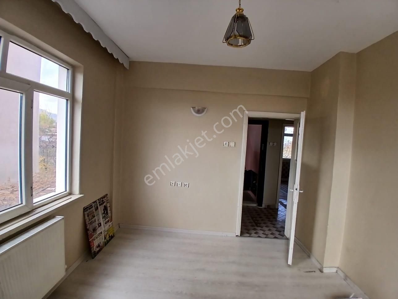 Akçay Emlak'tan Akşehir Bölge Trafik Civarında Doğalgaz Kombili Müstakil Tadında Kiralık 2+1 Daire - Görsel 23