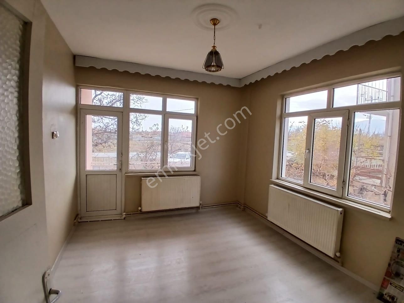 Akçay Emlak'tan Akşehir Bölge Trafik Civarında Doğalgaz Kombili Müstakil Tadında Kiralık 2+1 Daire - Görsel 21
