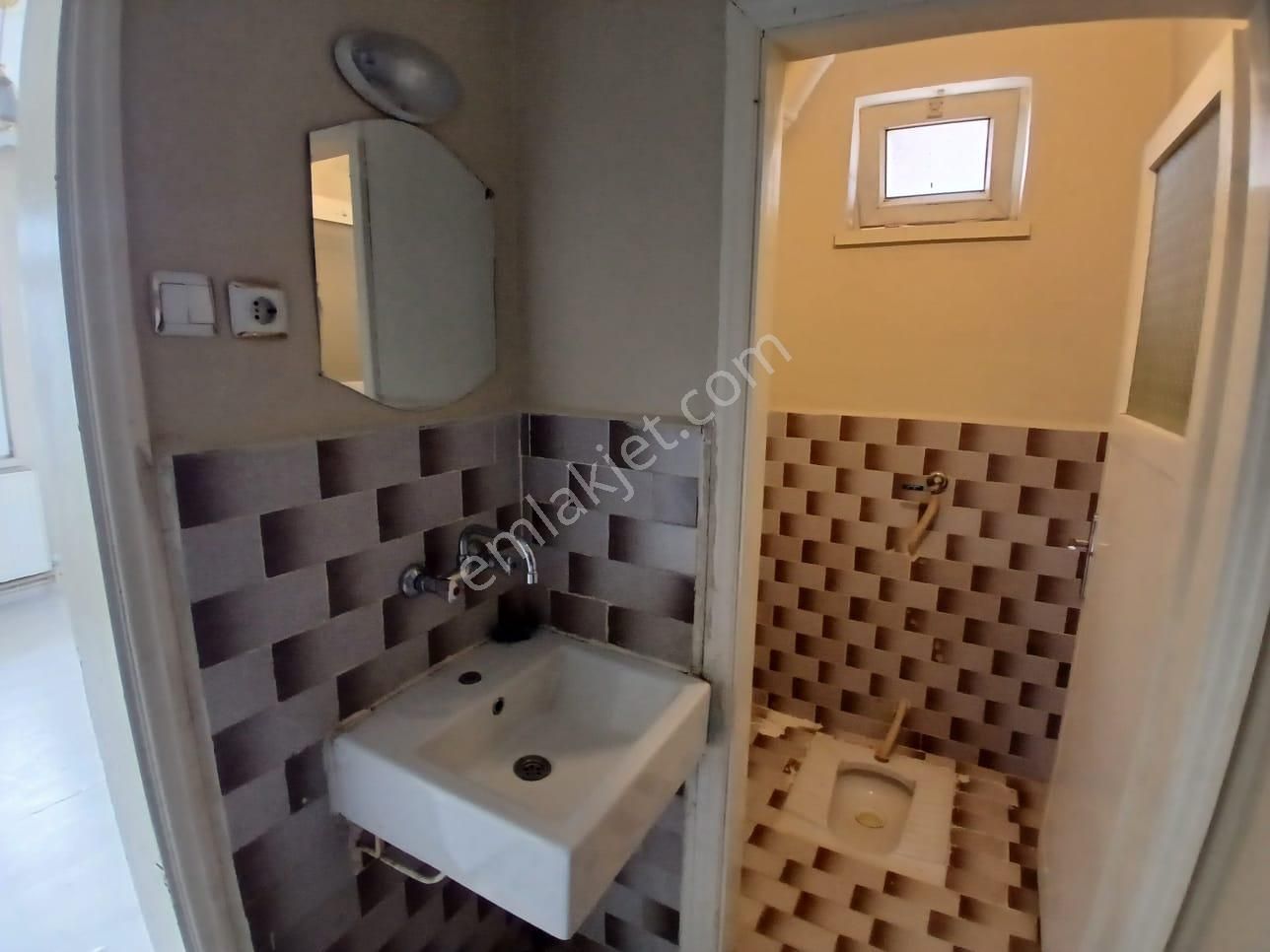 Akçay Emlak'tan Akşehir Bölge Trafik Civarında Doğalgaz Kombili Müstakil Tadında Kiralık 2+1 Daire - Görsel 15