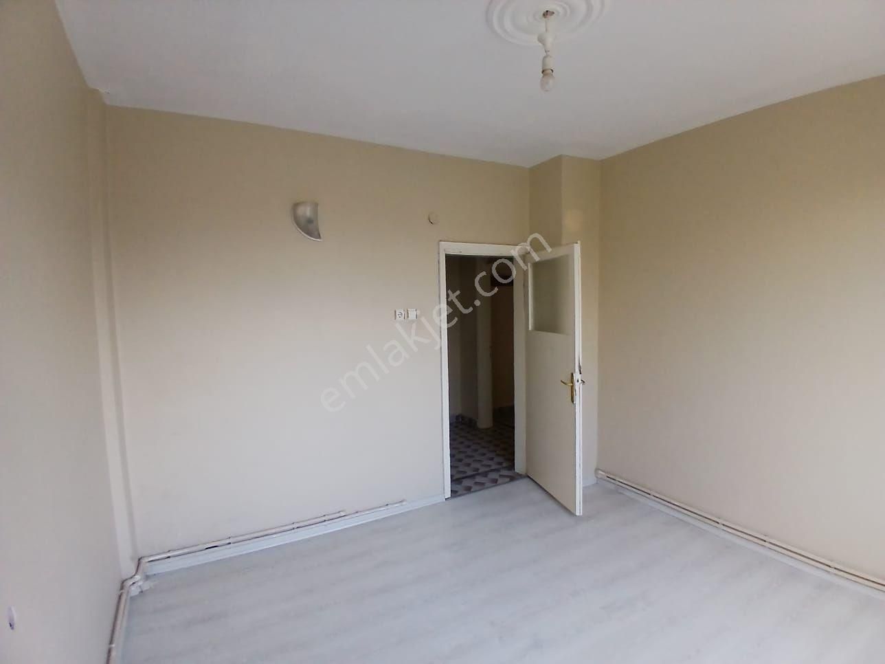 Akçay Emlak'tan Akşehir Bölge Trafik Civarında Doğalgaz Kombili Müstakil Tadında Kiralık 2+1 Daire - Görsel 26