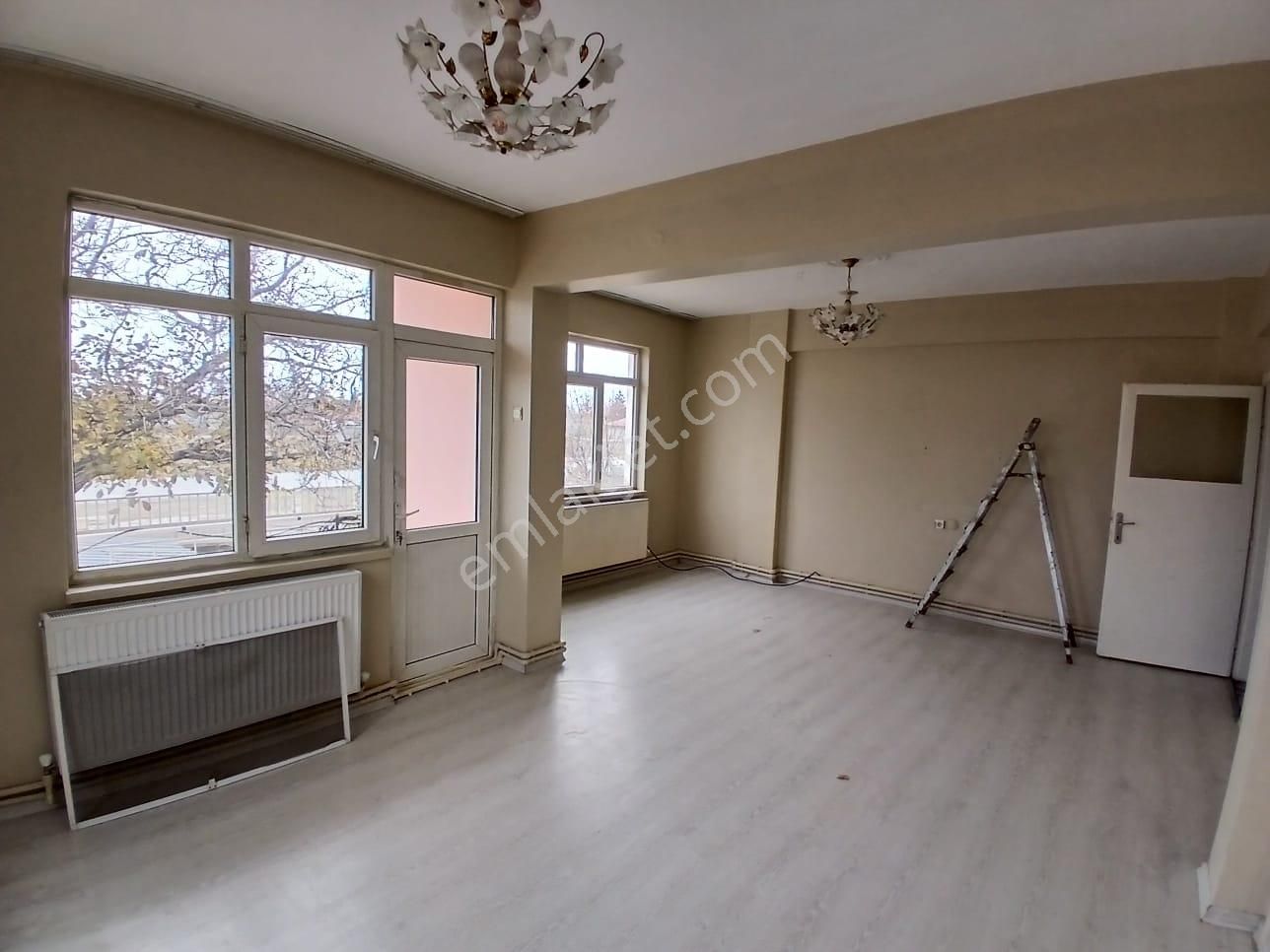 Akçay Emlak'tan Akşehir Bölge Trafik Civarında Doğalgaz Kombili Müstakil Tadında Kiralık 2+1 Daire - Görsel 33