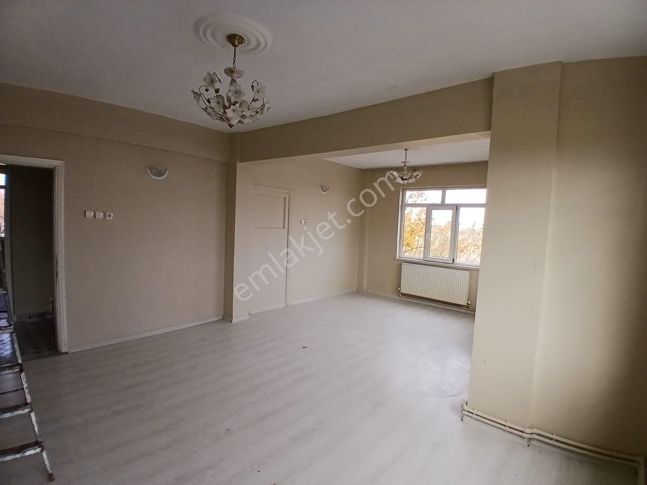 Akçay Emlak'tan Akşehir Bölge Trafik Civarında Doğalgaz Kombili Müstakil Tadında Kiralık 2+1 Daire - Görsel 34