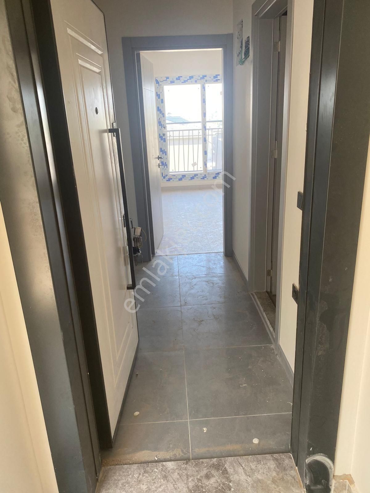 Kuşadasında 2+1 90m2 Ara Kat Havuzlu Güvenlikli Sitede Satılık Ara Kat Daire - Görsel 17