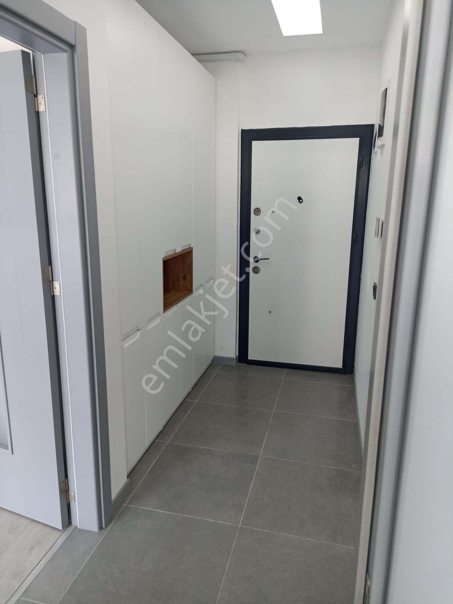 Kuşadasında 2+1 90m2 Ara Kat Havuzlu Güvenlikli Sitede Satılık Ara Kat Daire - Görsel 19