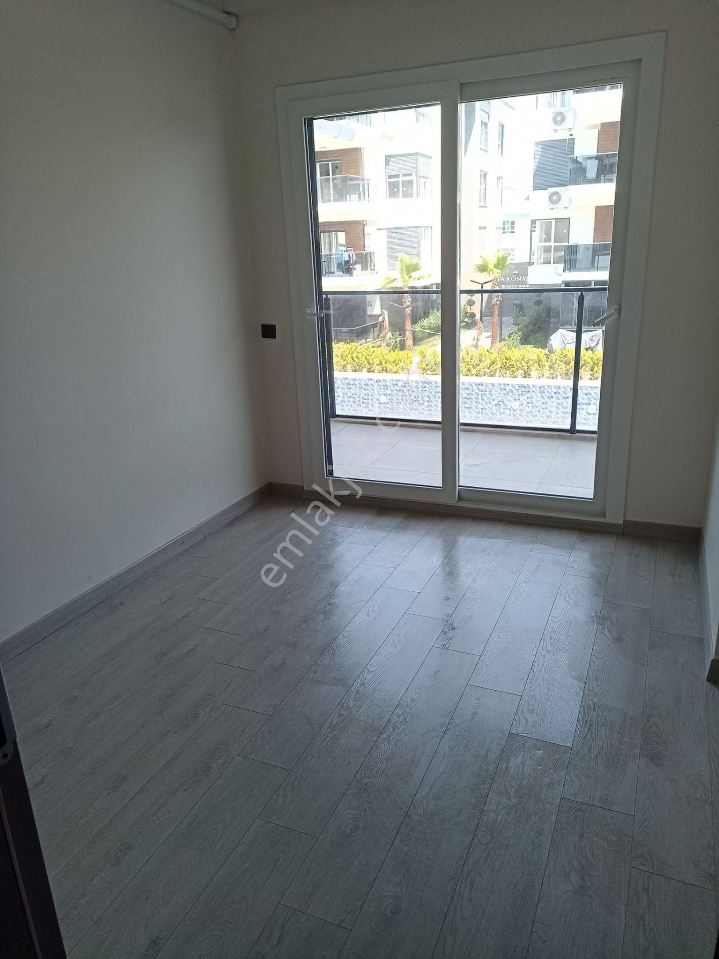 Kuşadasında 2+1 90m2 Ara Kat Havuzlu Güvenlikli Sitede Satılık Ara Kat Daire - Görsel 14