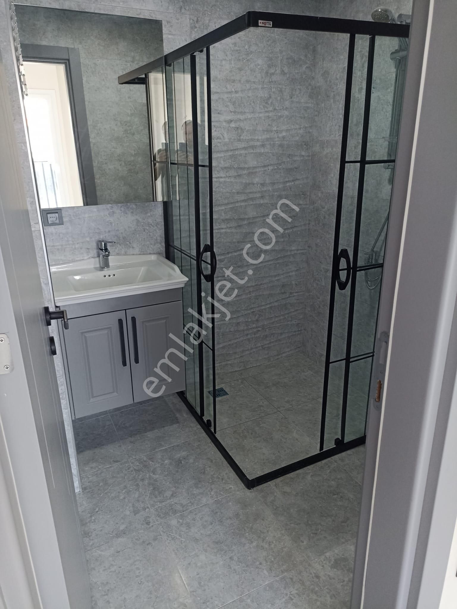 Kuşadasında 2+1 90m2 Ara Kat Havuzlu Güvenlikli Sitede Satılık Ara Kat Daire - Görsel 16