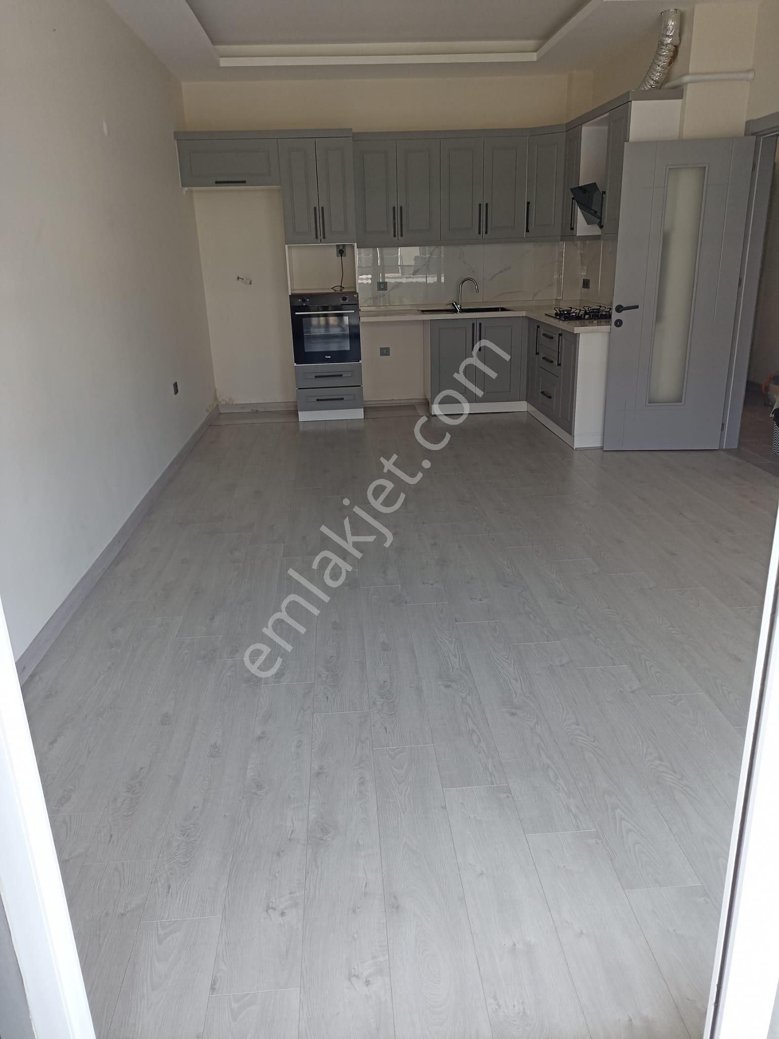 Kuşadasında 2+1 90m2 Ara Kat Havuzlu Güvenlikli Sitede Satılık Ara Kat Daire - Görsel 7