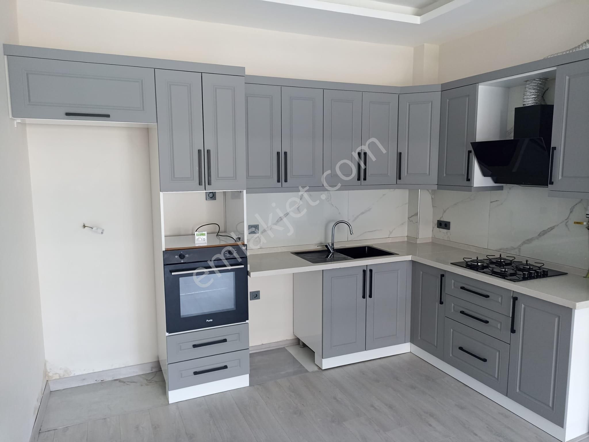 Kuşadasında 2+1 90m2 Ara Kat Havuzlu Güvenlikli Sitede Satılık Ara Kat Daire - Görsel 8