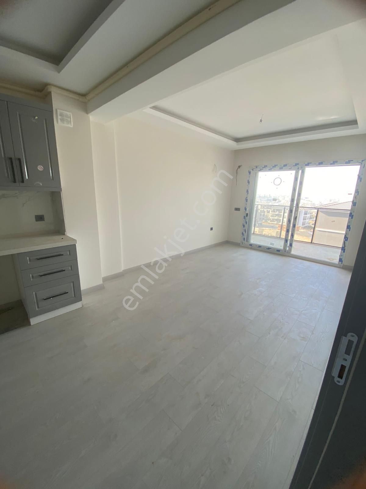 Kuşadasında 2+1 90m2 Ara Kat Havuzlu Güvenlikli Sitede Satılık Ara Kat Daire - Görsel 11