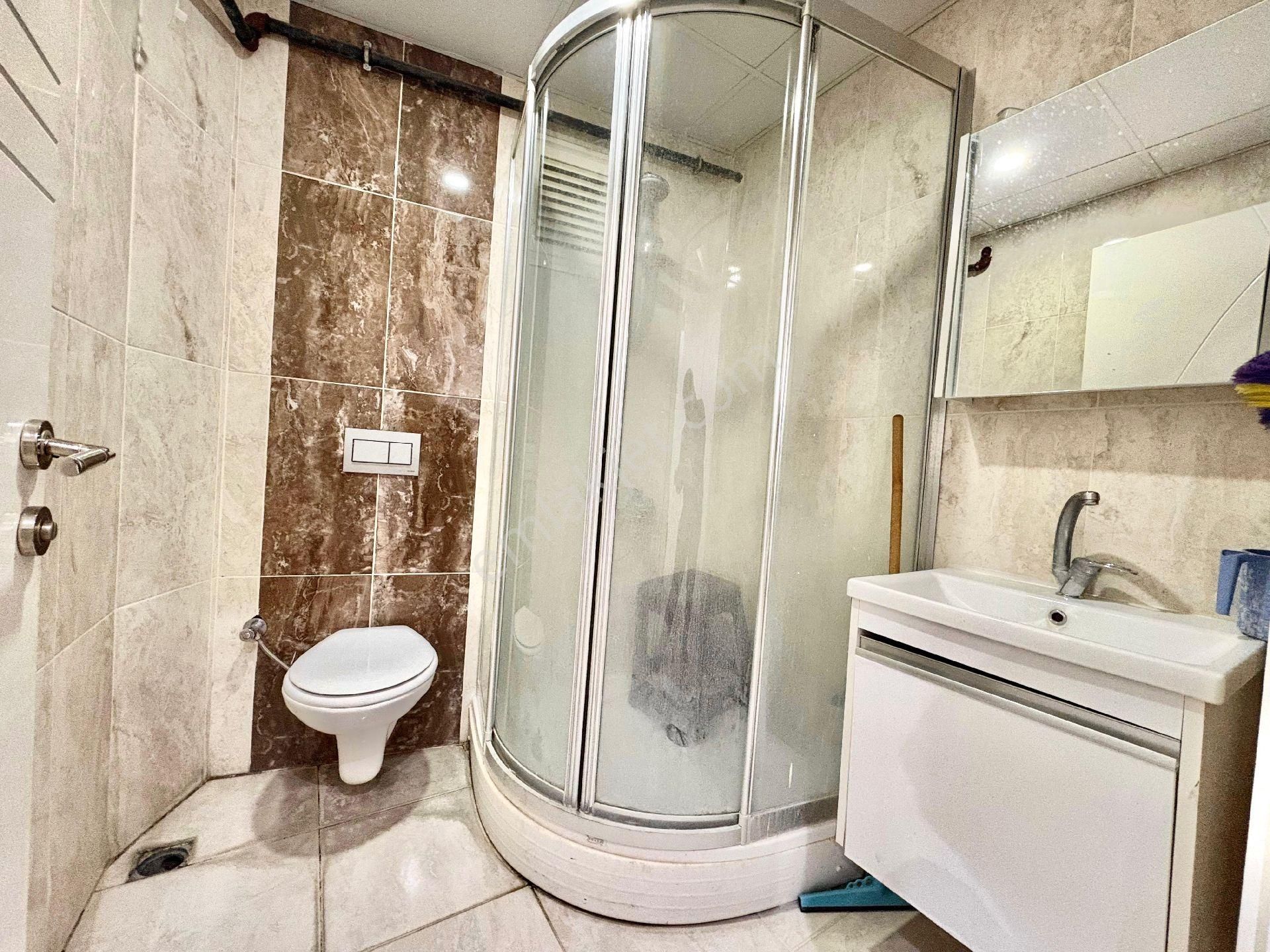 Pelitlibağ Mahallesinde Ara Kat Balkonlu Kiracılı Apart - Görsel 14
