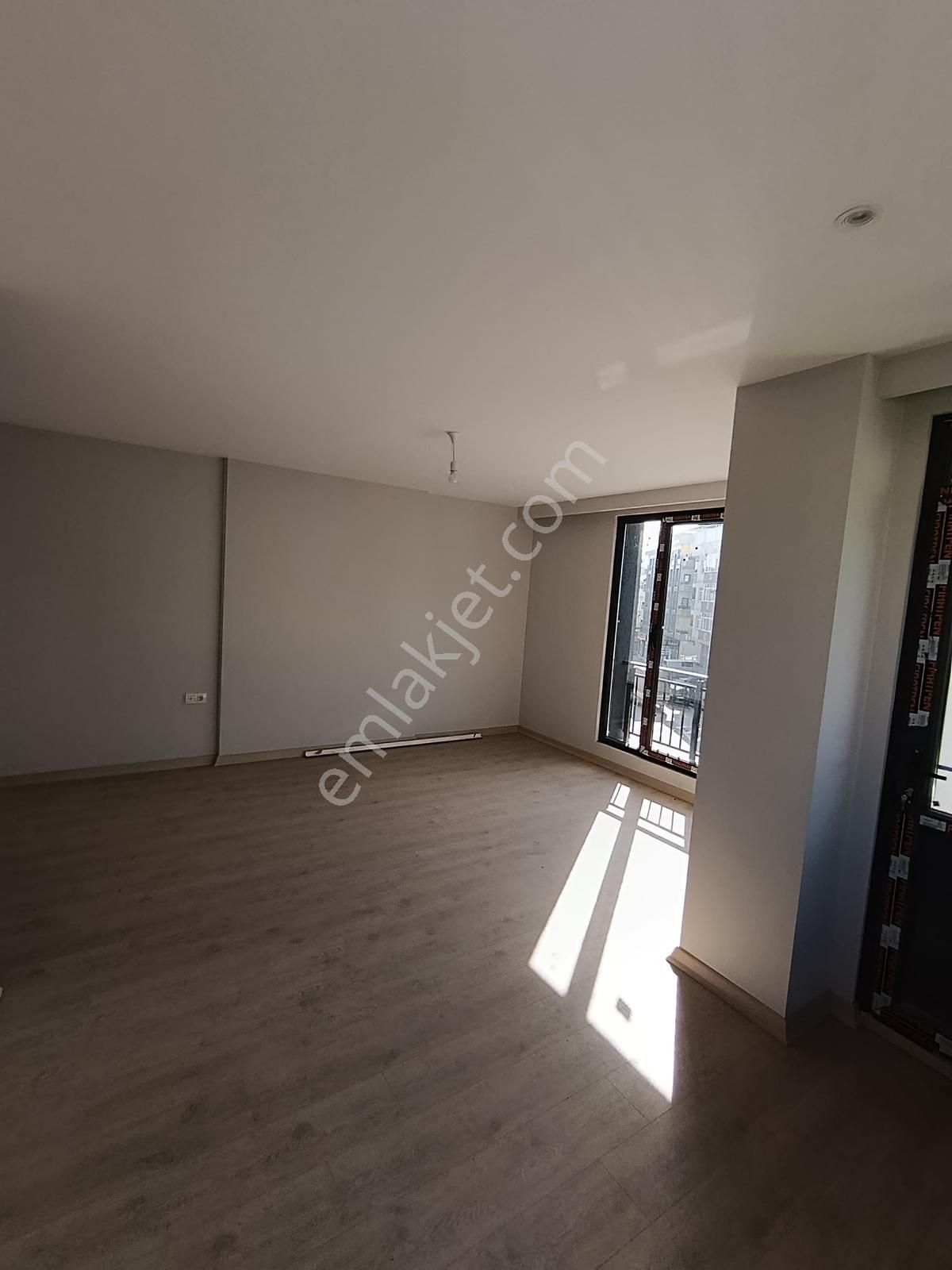 Çekmeköy Soğukpınar'da 2+1 90 M2 Satılık Daire - Görsel 2