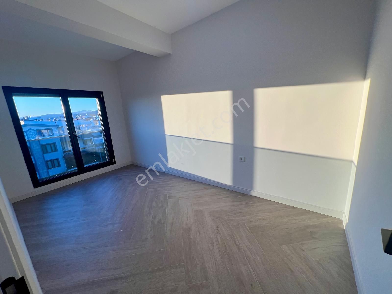 Aras Emlaktan Altınoluk Yağcılrda Denize 250 M. Lüks 4+1 Dubleks - Görsel 24