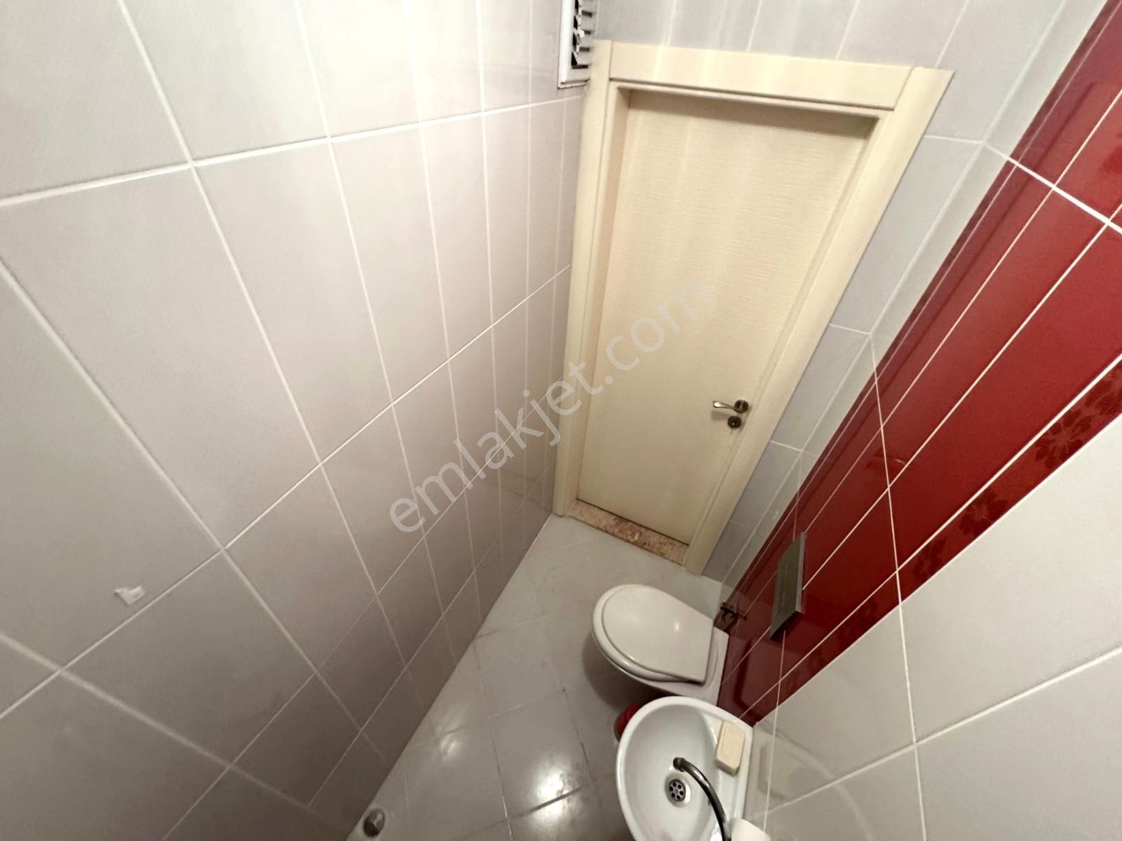 🏡 Referans'tan Sarıkız'da Ebevenyn Banyolu Ön Cephe Yapılı 2+1 Dair - Görsel 33