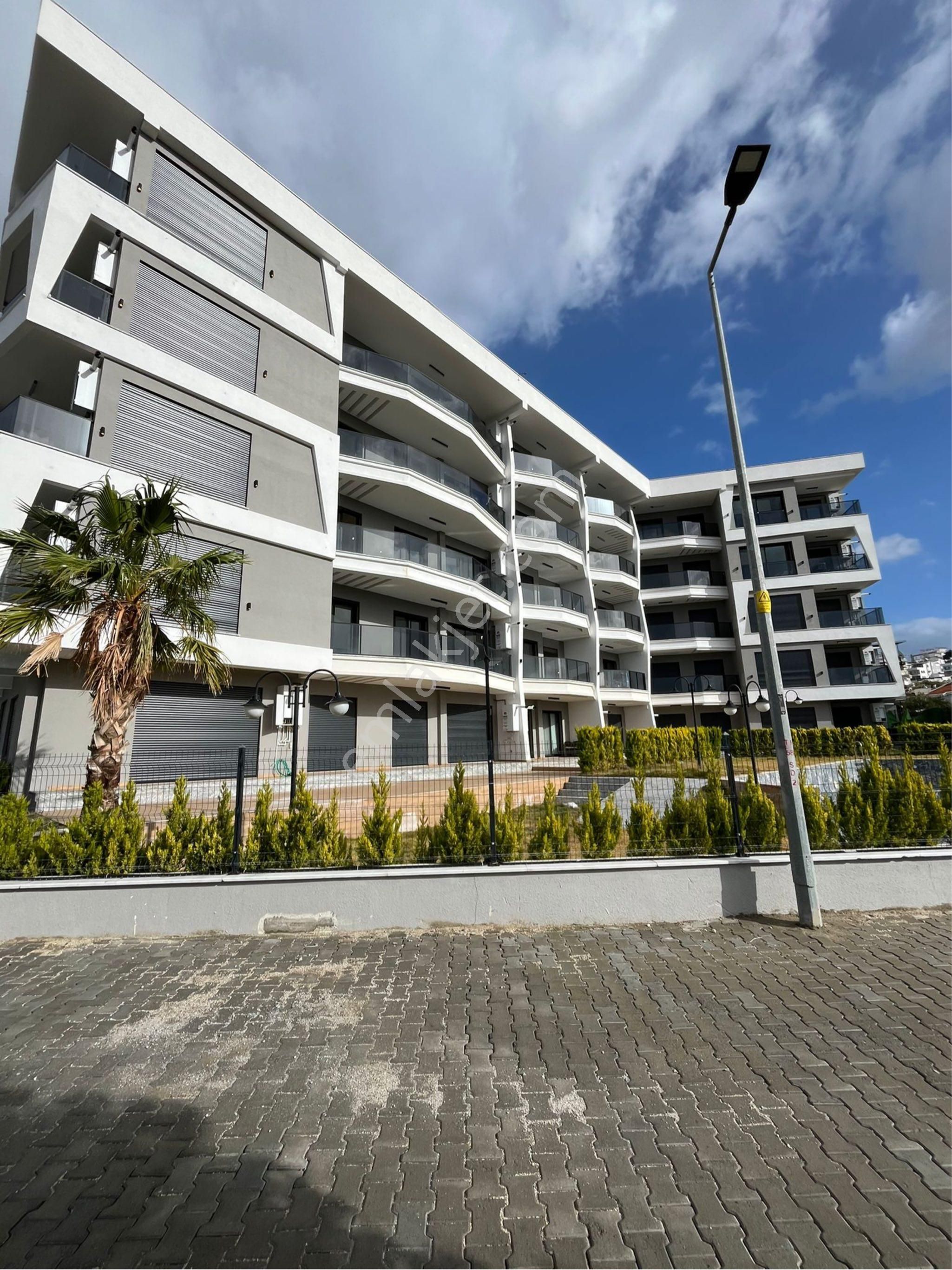 Kuşadasın Da Sıfır Deniz Manzaralı Havuzlu 1 Artı 1 Daire - Görsel 13