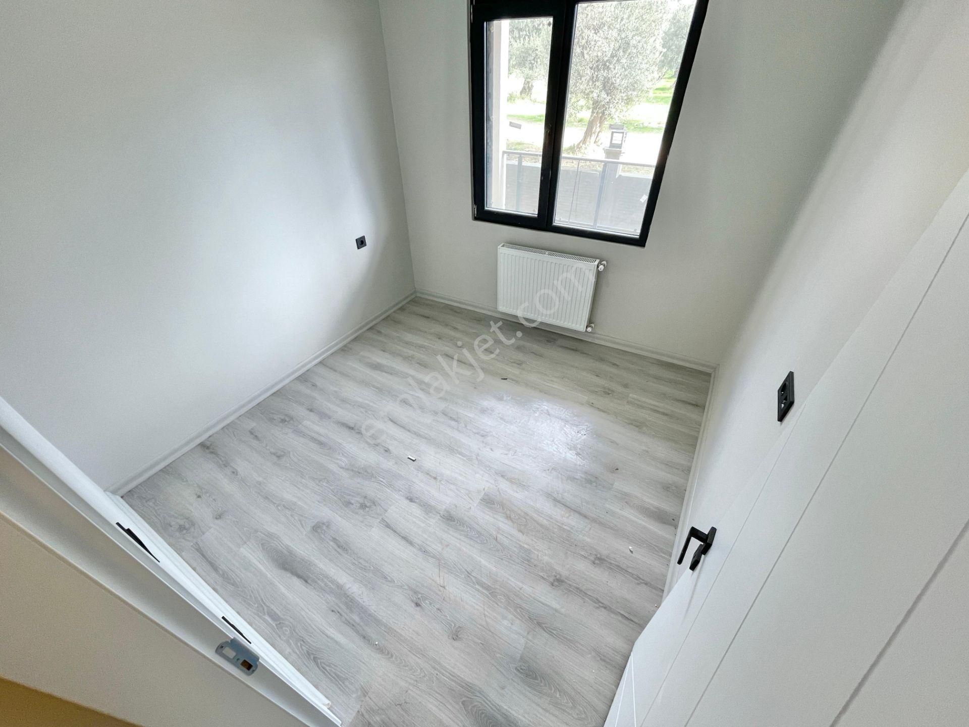 Berkay Demirel'den Kadıköyde Geniş Balkon Ön Cephe Sıfır 2+1 Daire - Görsel 28