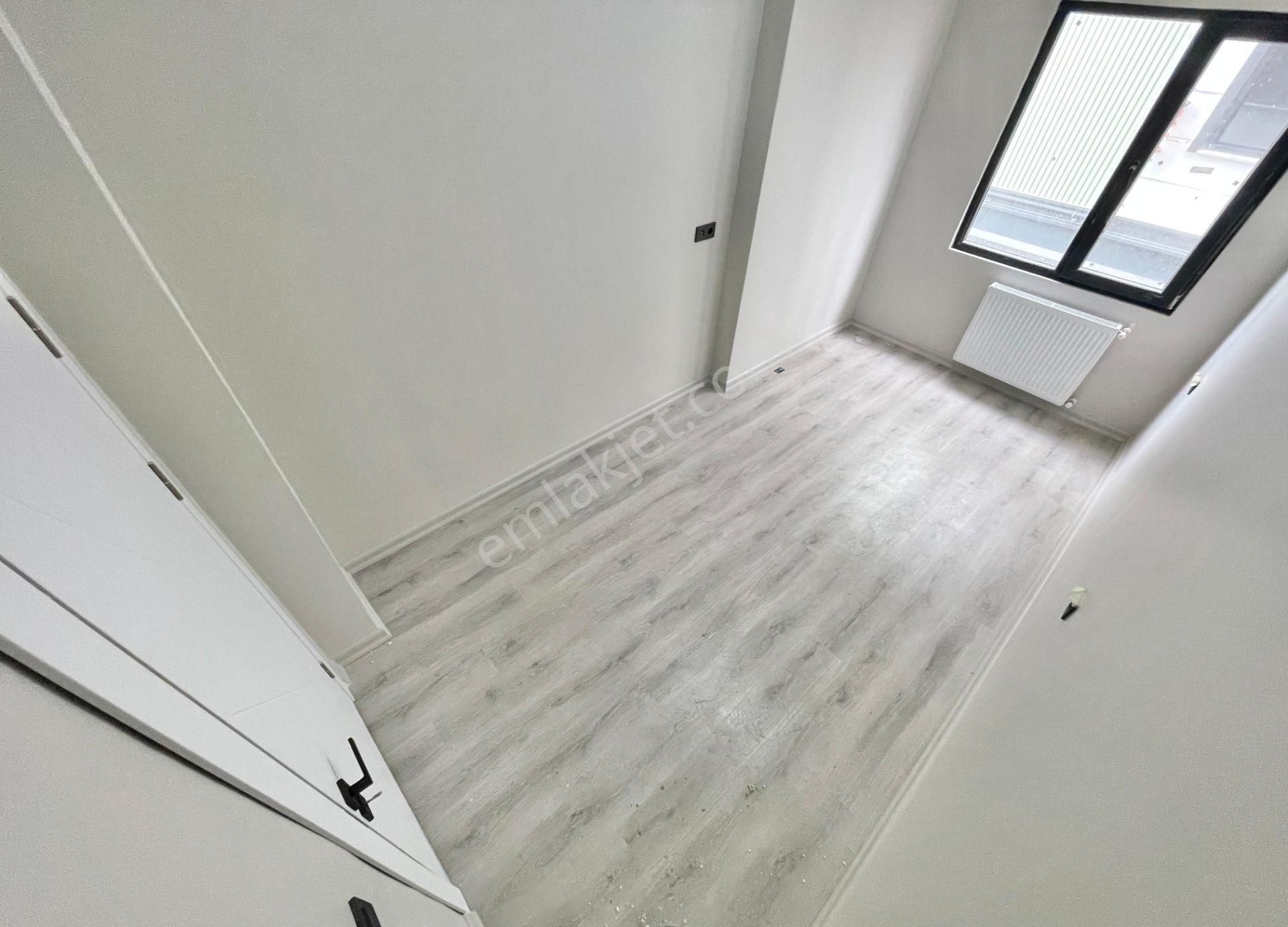 Berkay Demirel'den Kadıköyde Geniş Balkon Ön Cephe Sıfır 2+1 Daire - Görsel 27